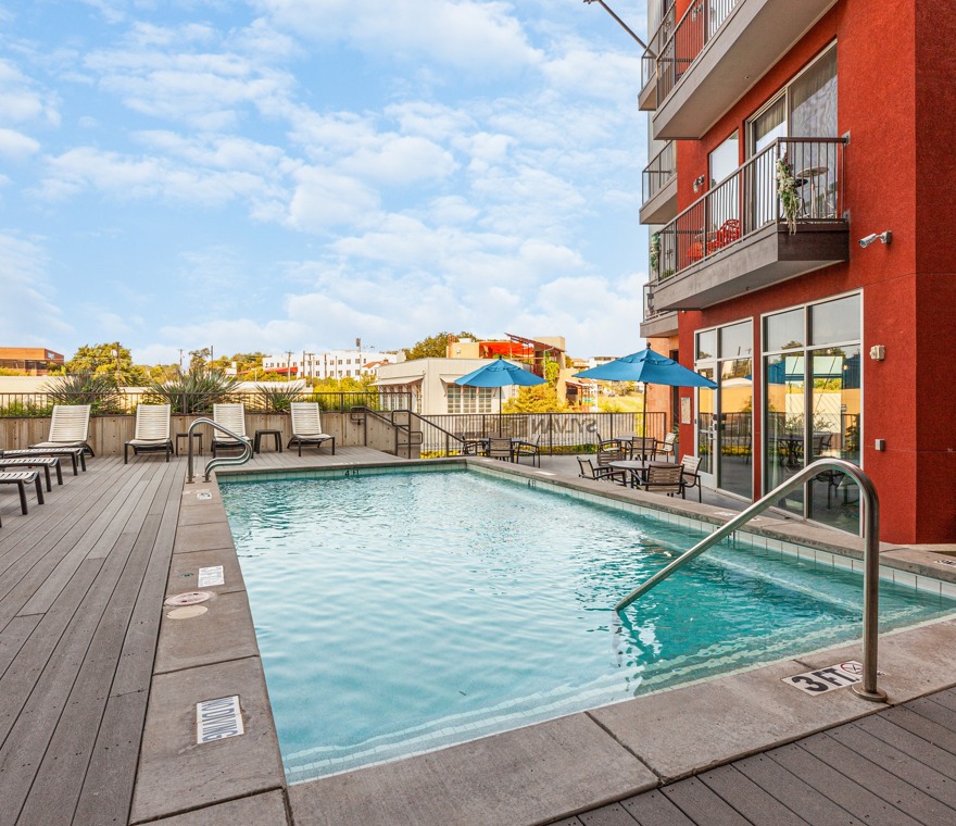 Apartments for rent in Dallas, Texas Sylvan Thirty Apartment Homes!