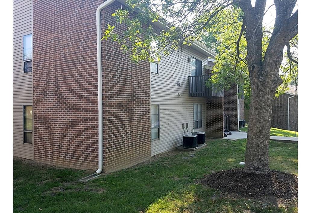Forest Village Apartments In Columbia, MO