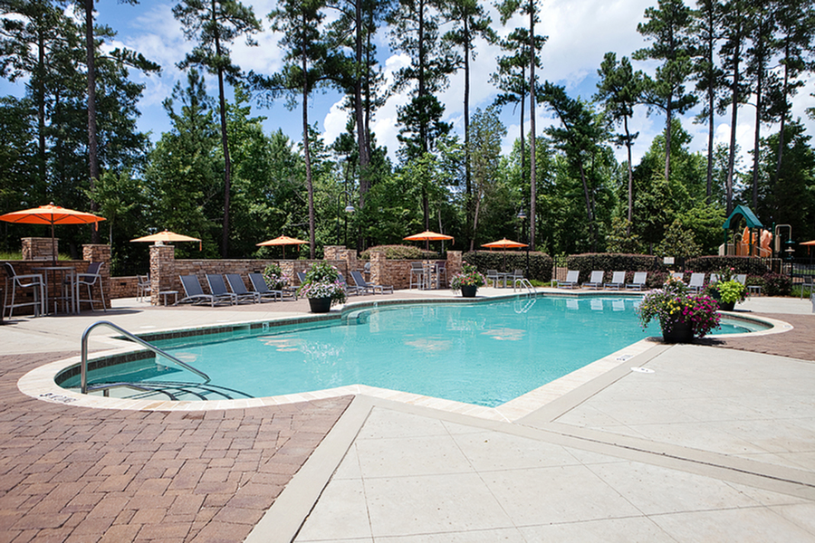 Weston Lakeside outdoor spaces