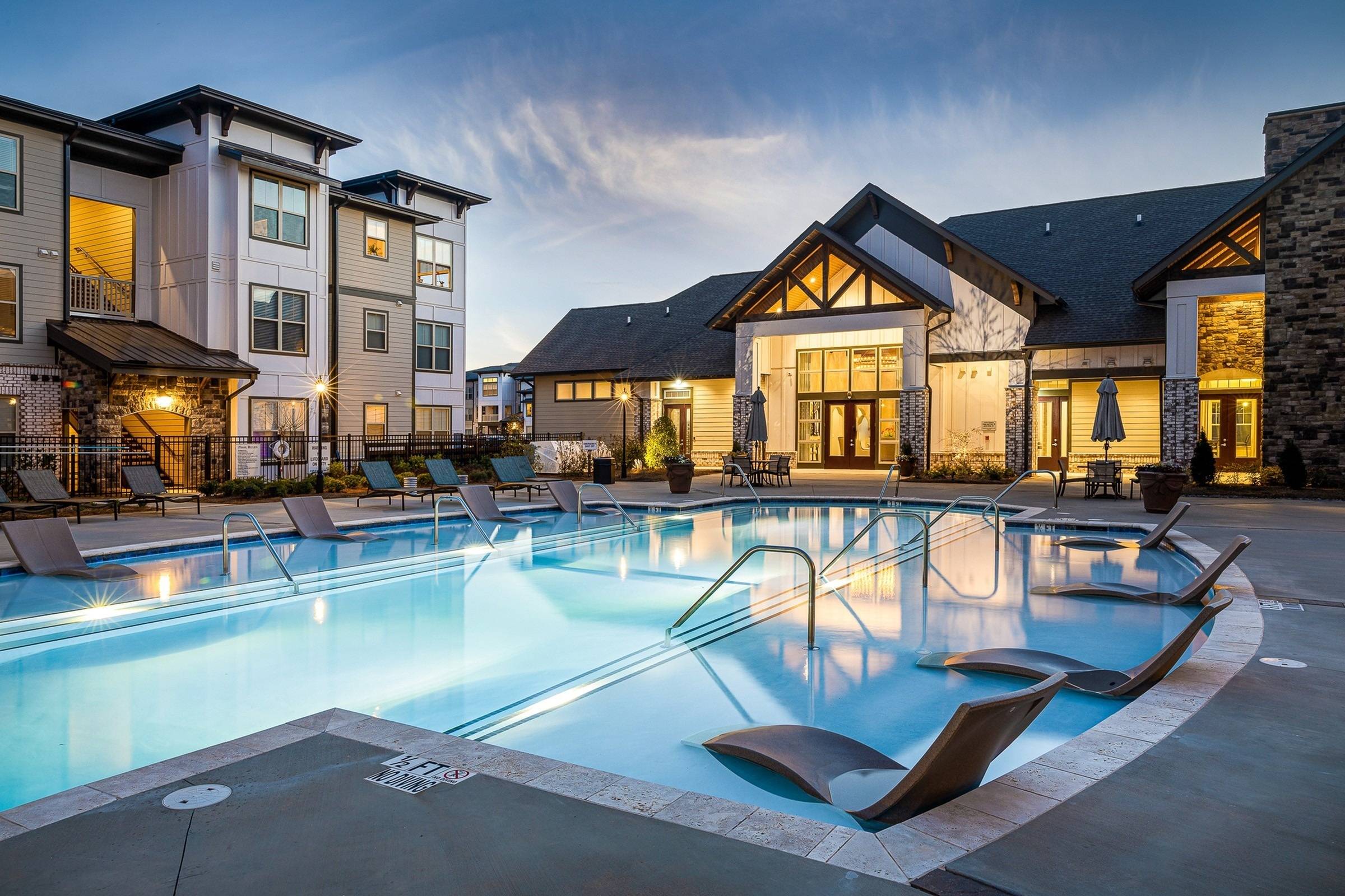 Apartments overlooking the pool