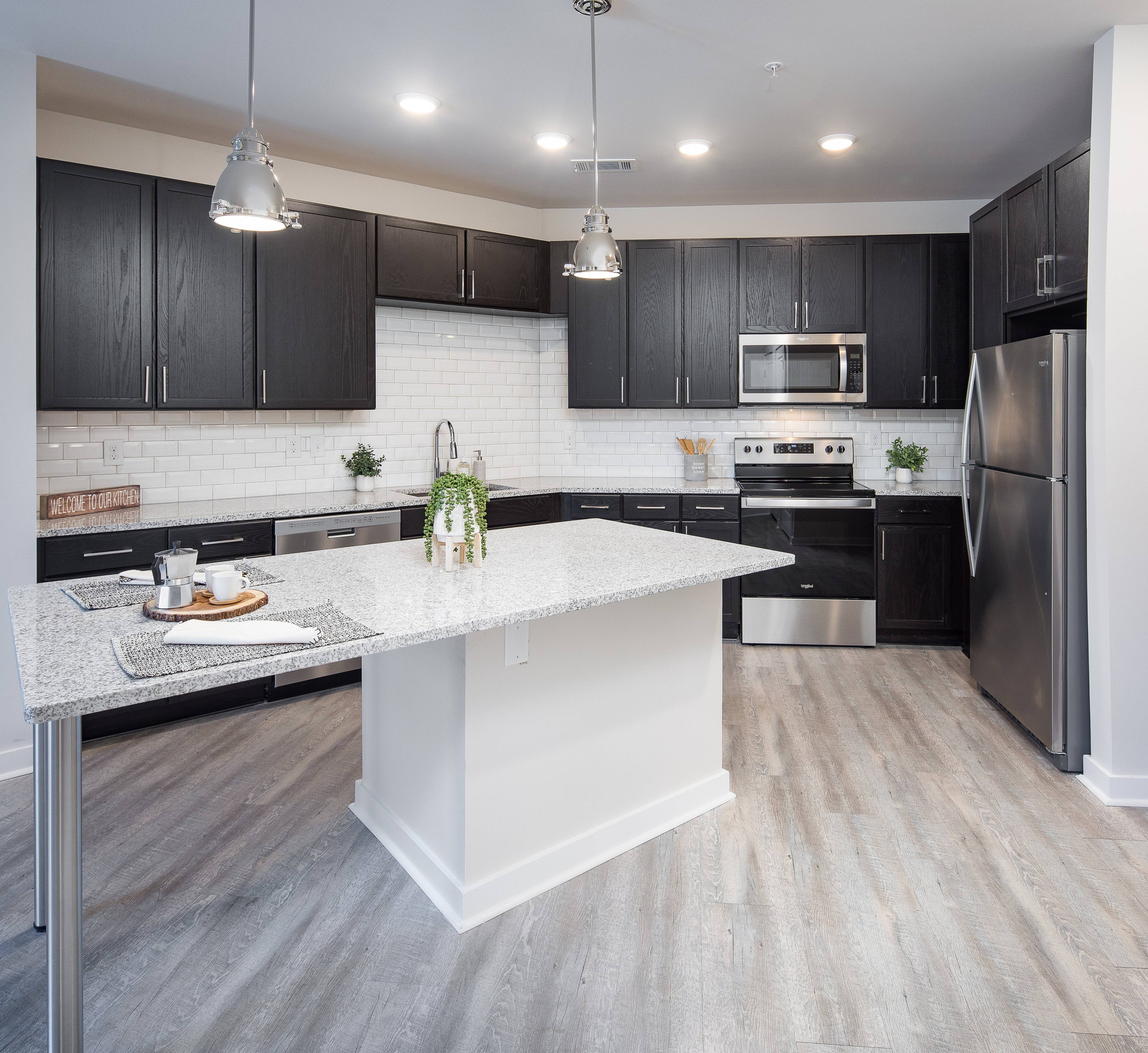 Large Eat-in Kitchens