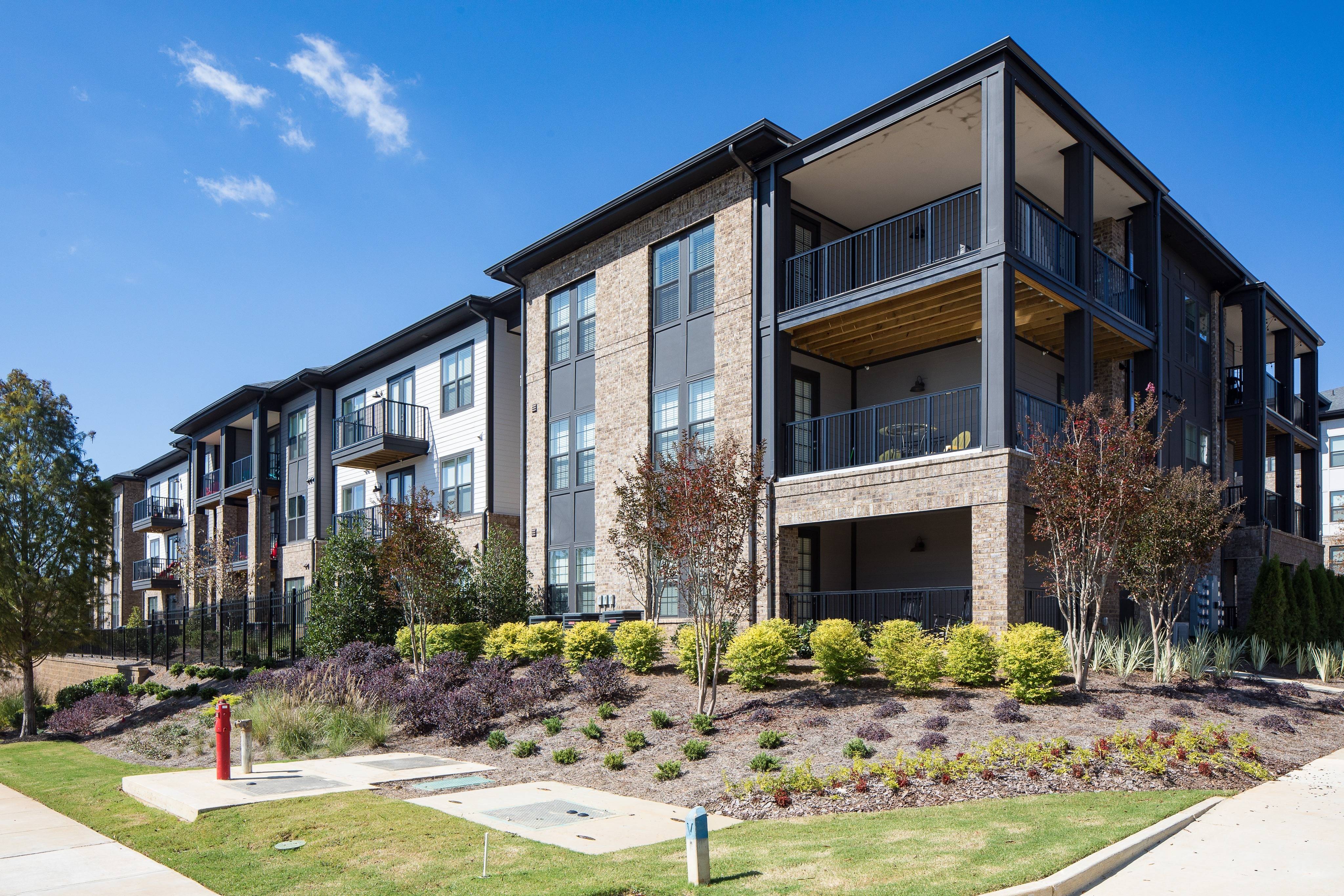 Large Patios/Balconies