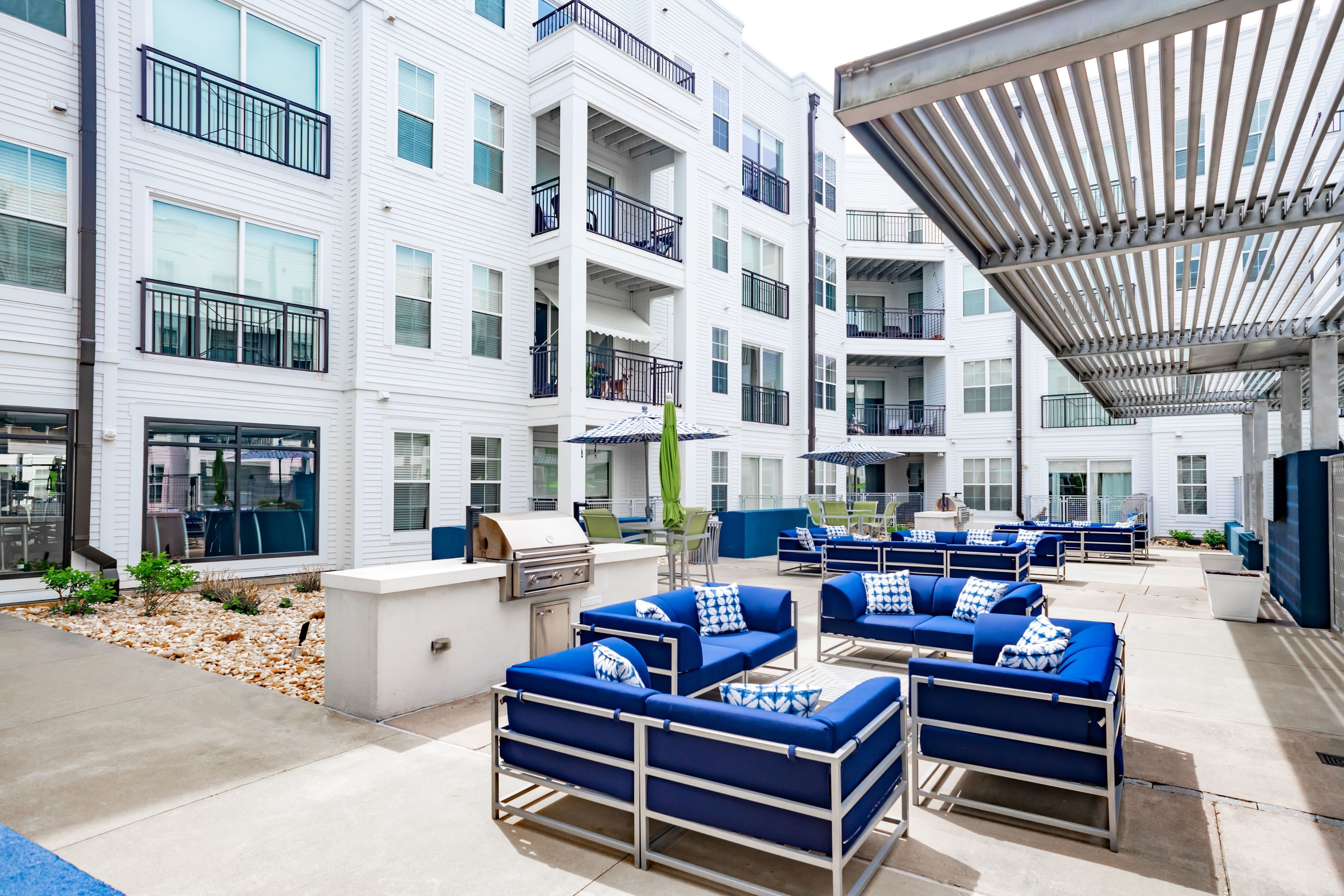 Outdoor Resident Lounge