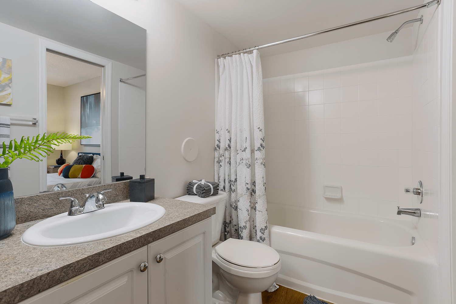 Woodbine interior photo 5