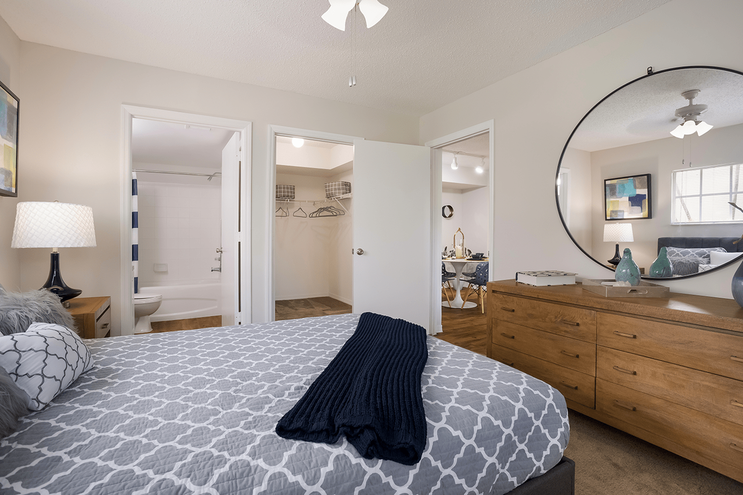 Woodbine interior photo 12