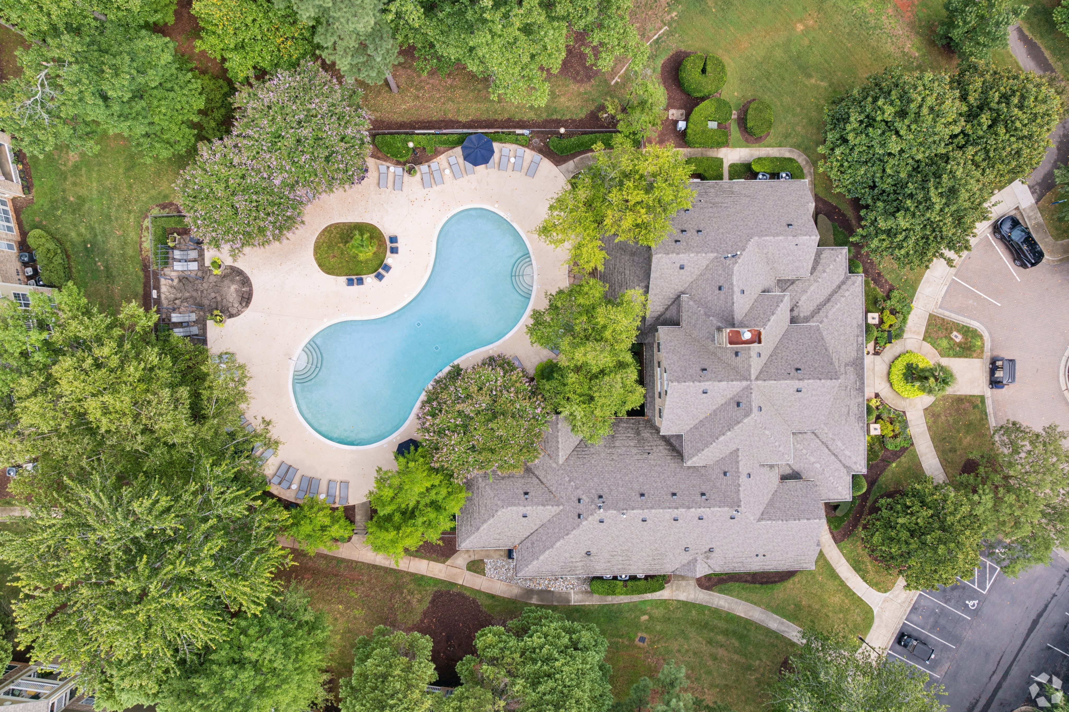The Lodge at Crossroads community amenities