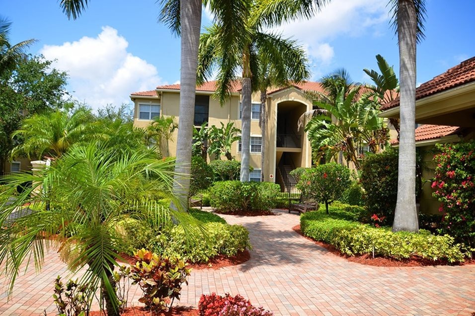 Woodbine Apartments In Riviera Beach, FL