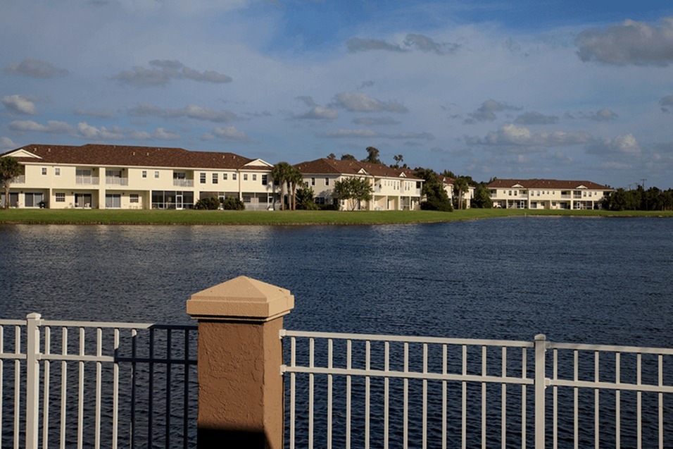 View Photos Emerald Lake Apts