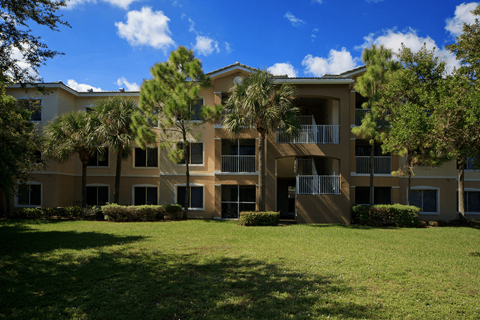 View Photos Emerald Lake Apts