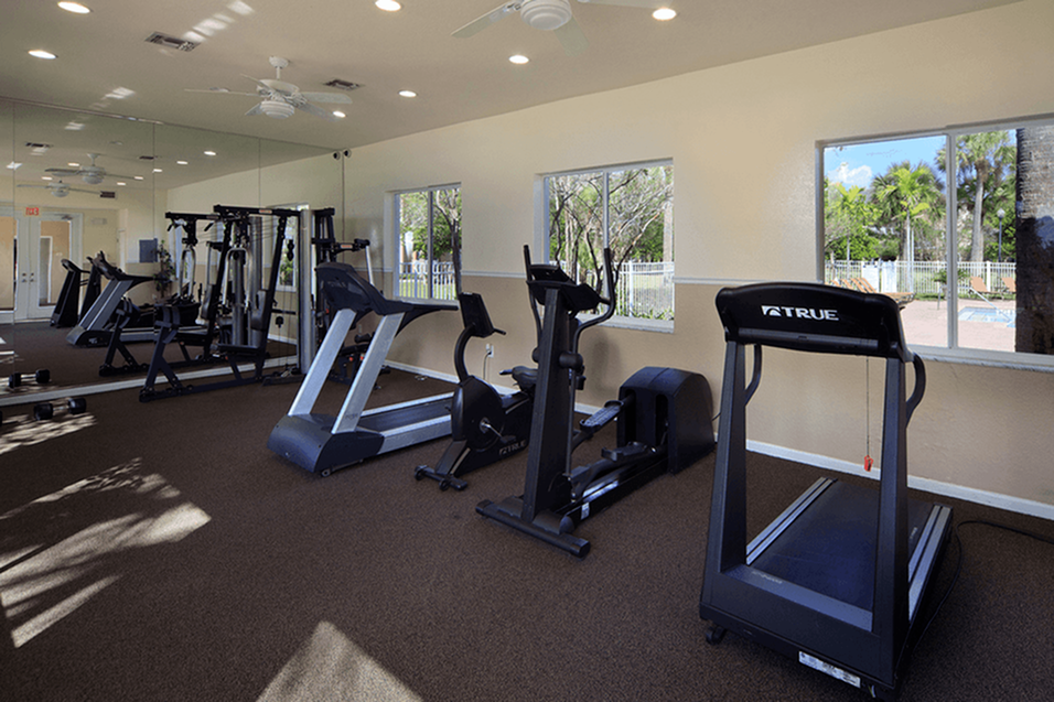 View Photos Emerald Lake Apts