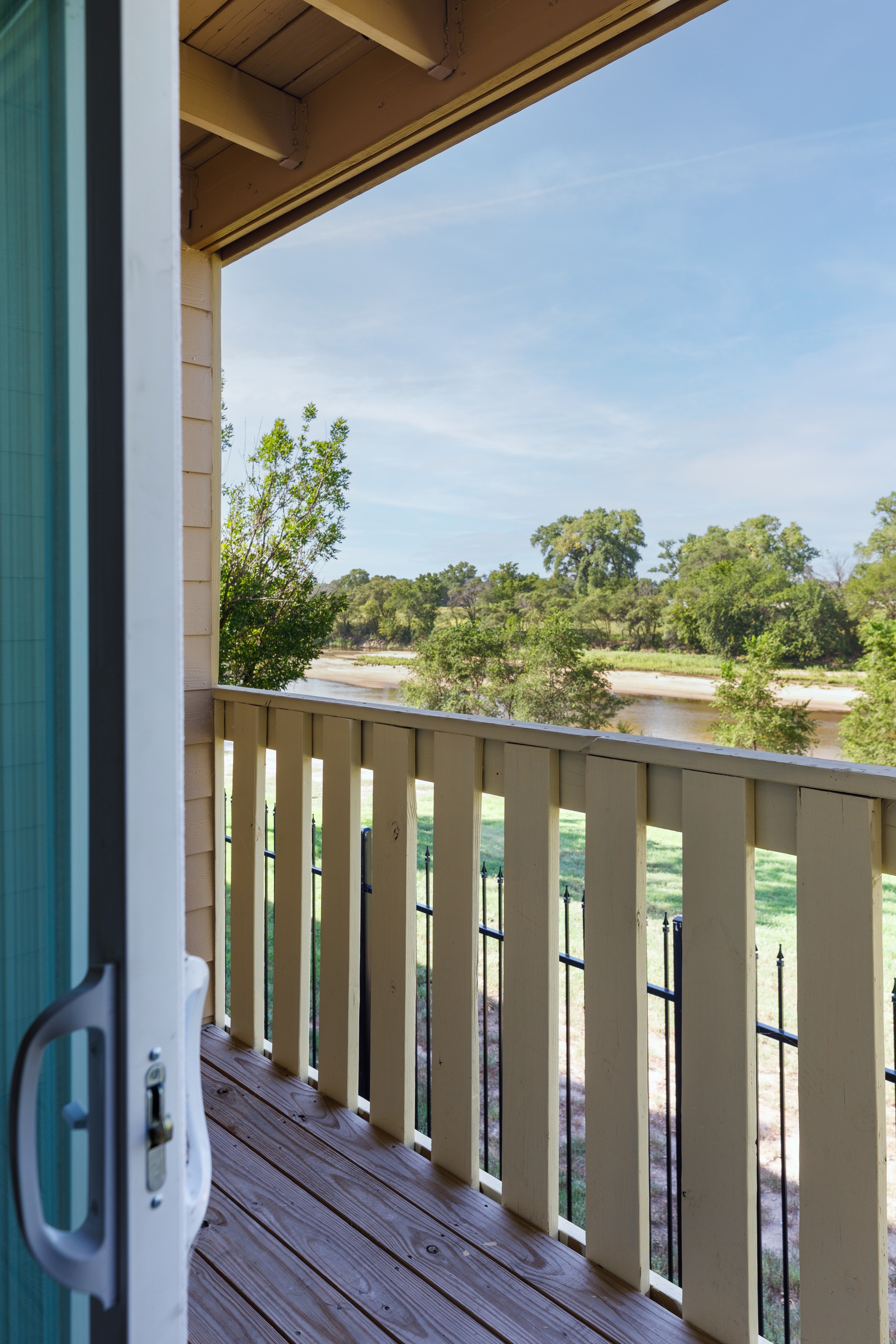 View Photos | River Walk Apartments