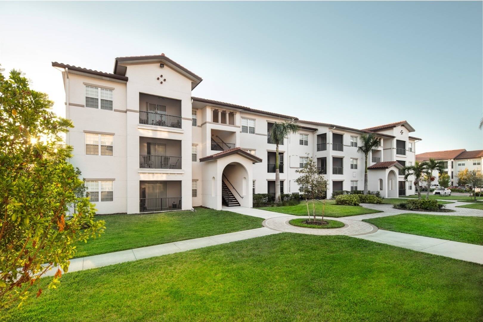 Photos & Tour Apartments in Naples FL For Rent