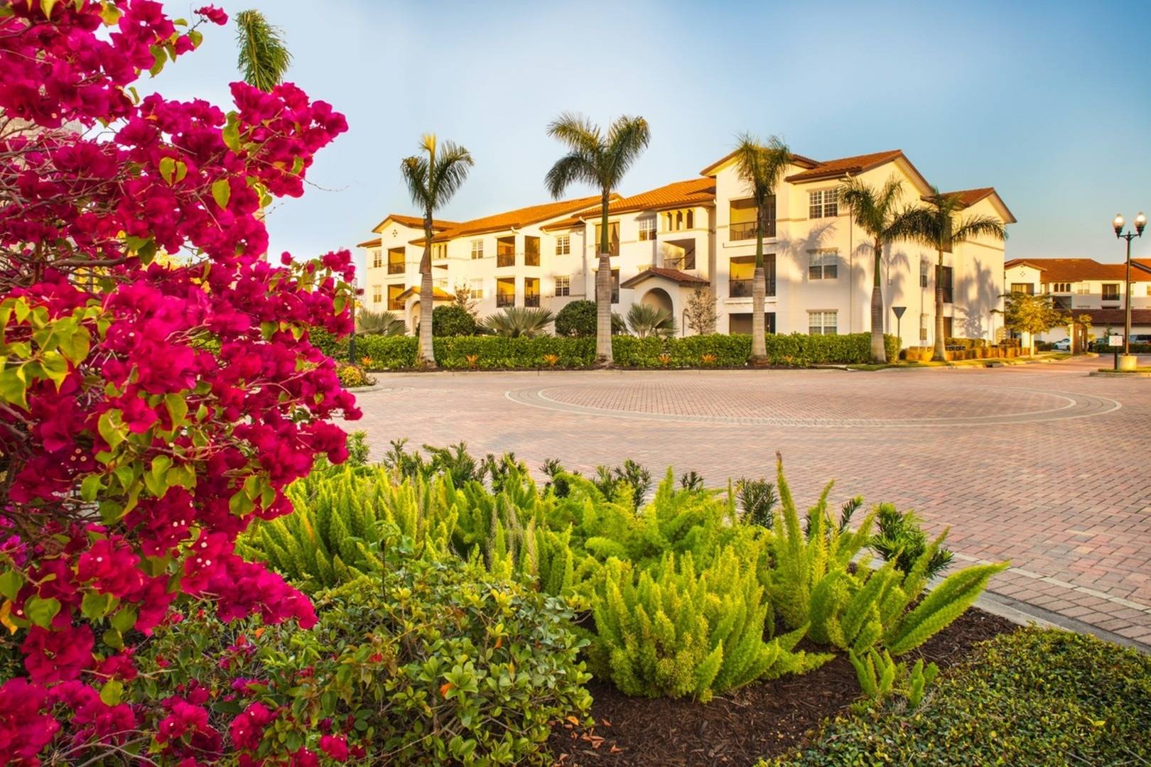 Photos & Tour Apartments in Naples FL For Rent