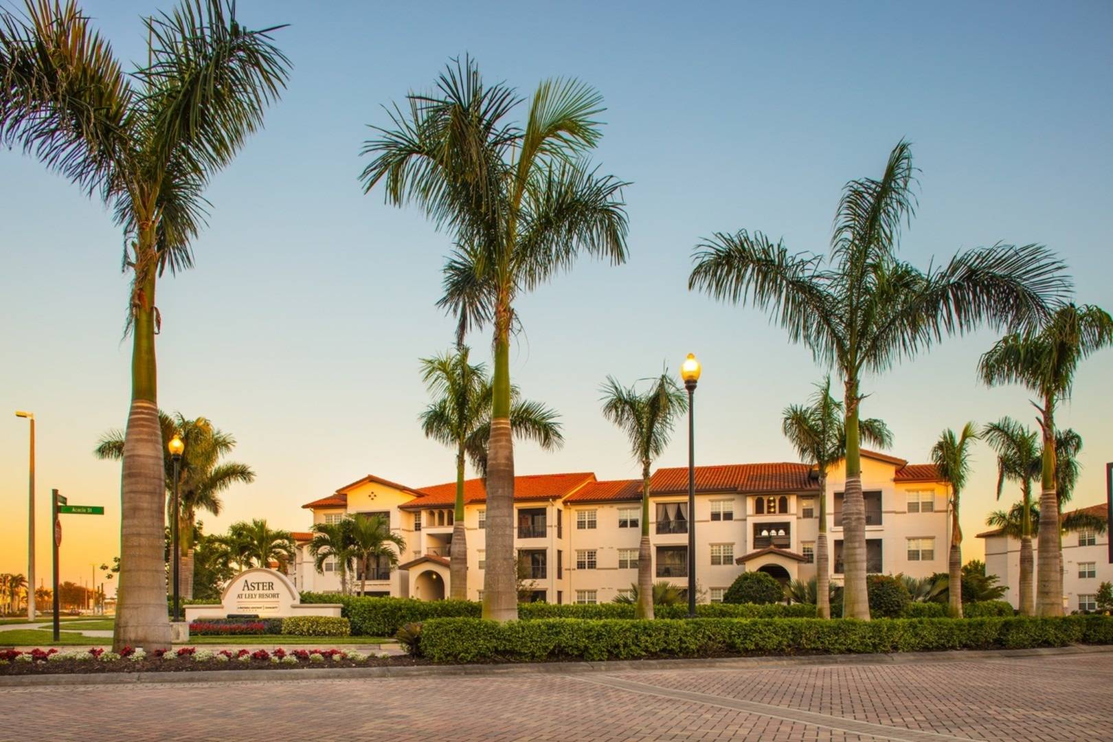Photos & Tour Apartments in Naples FL For Rent