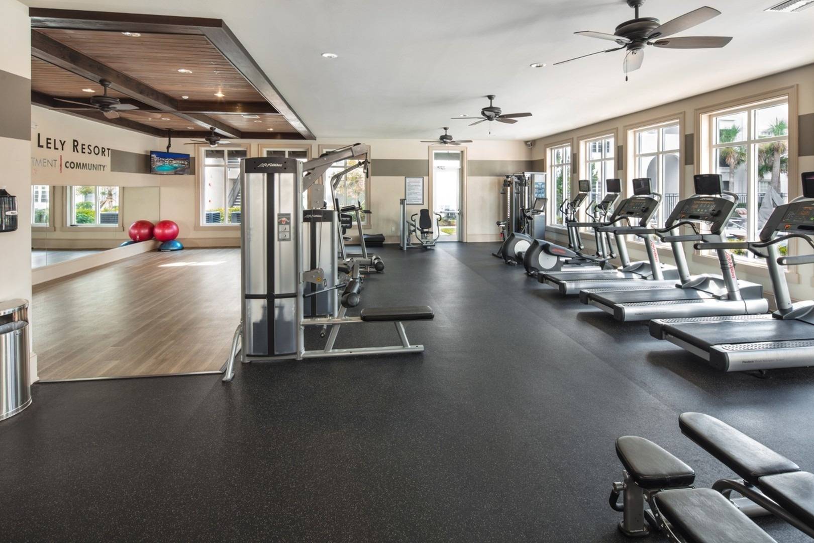 Photos & Tour Apartments in Naples FL For Rent