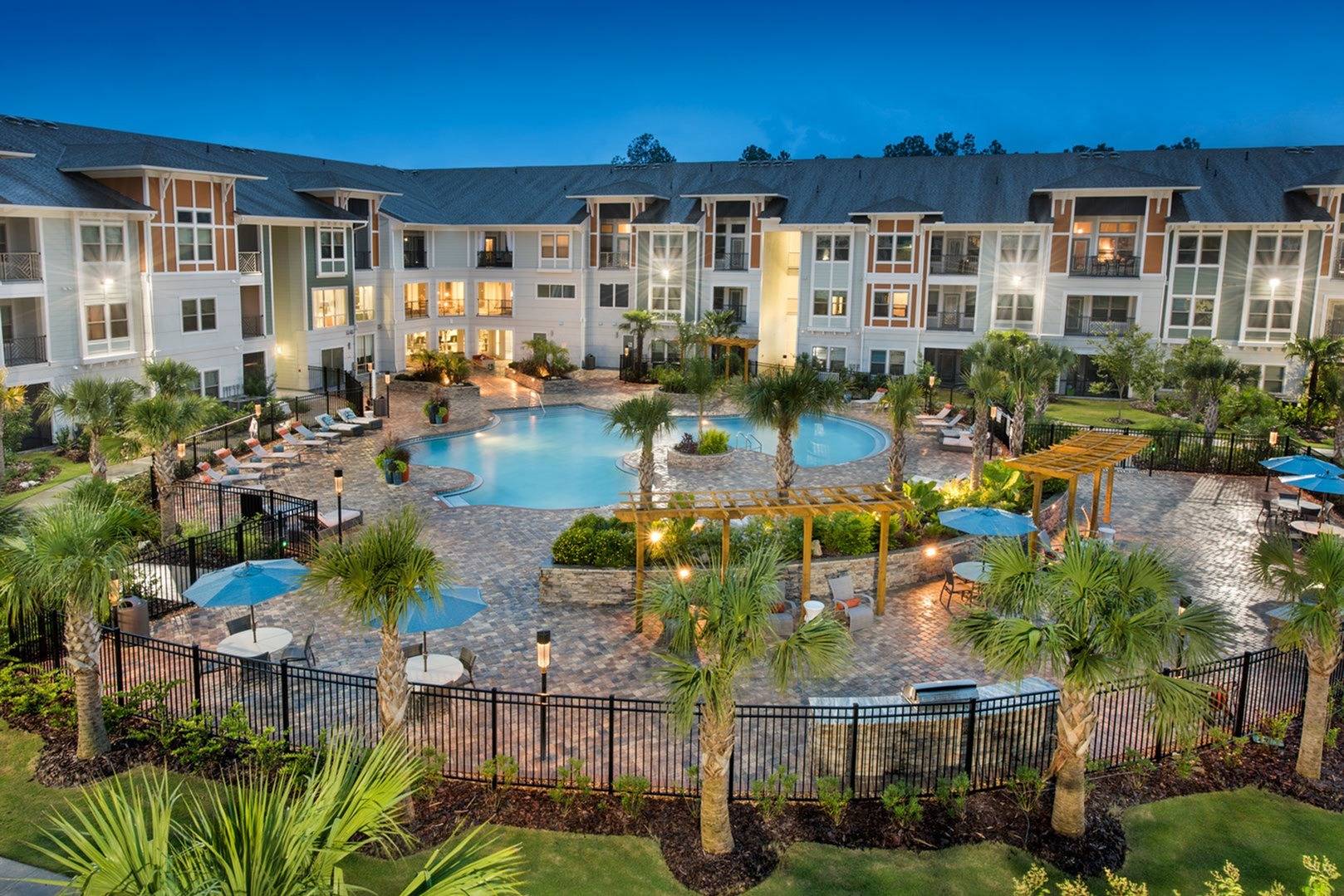 Photos & Tour Sorrel Apartments in Jacksonville