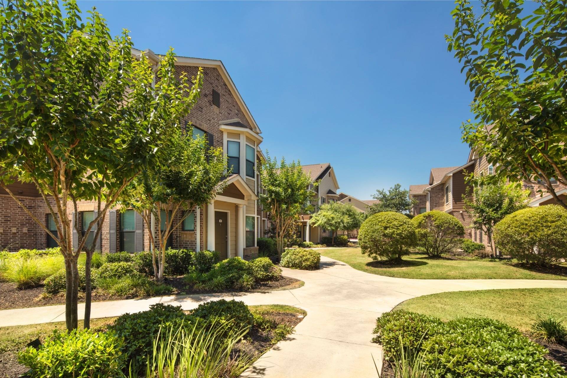 Photos & Tours Avenues at Northpointe Tomball Apartments