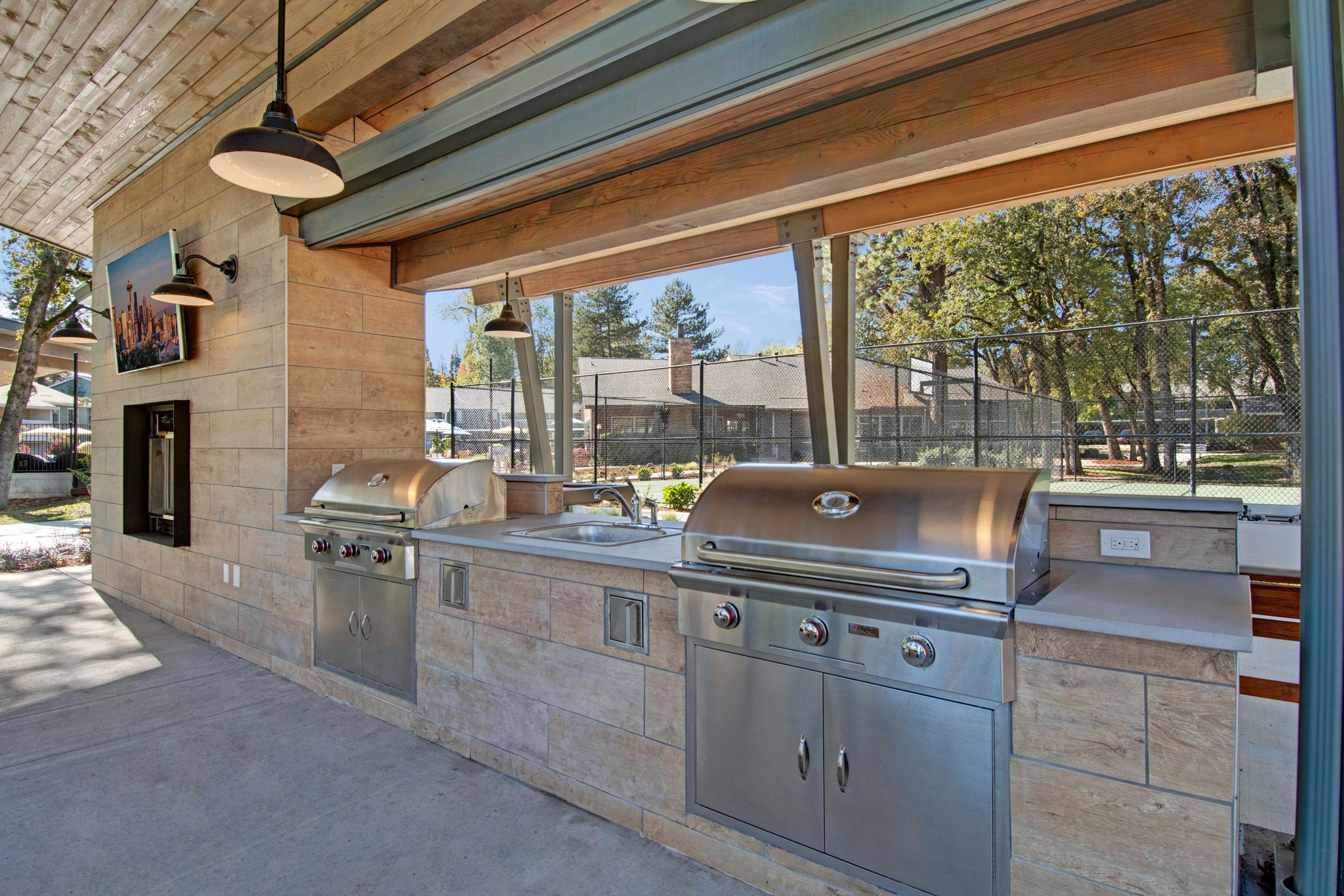 BBQ Pavilion | Beaverton Oregon Apartments | Arbor Creek