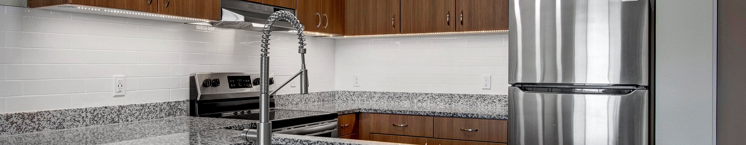 Kitchen | Bellevue Crossing Apartments