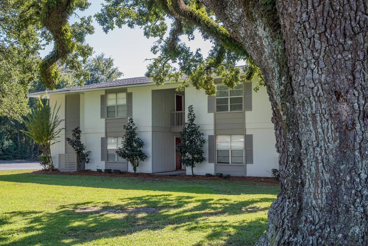 View Photos Twin Oaks Apartments