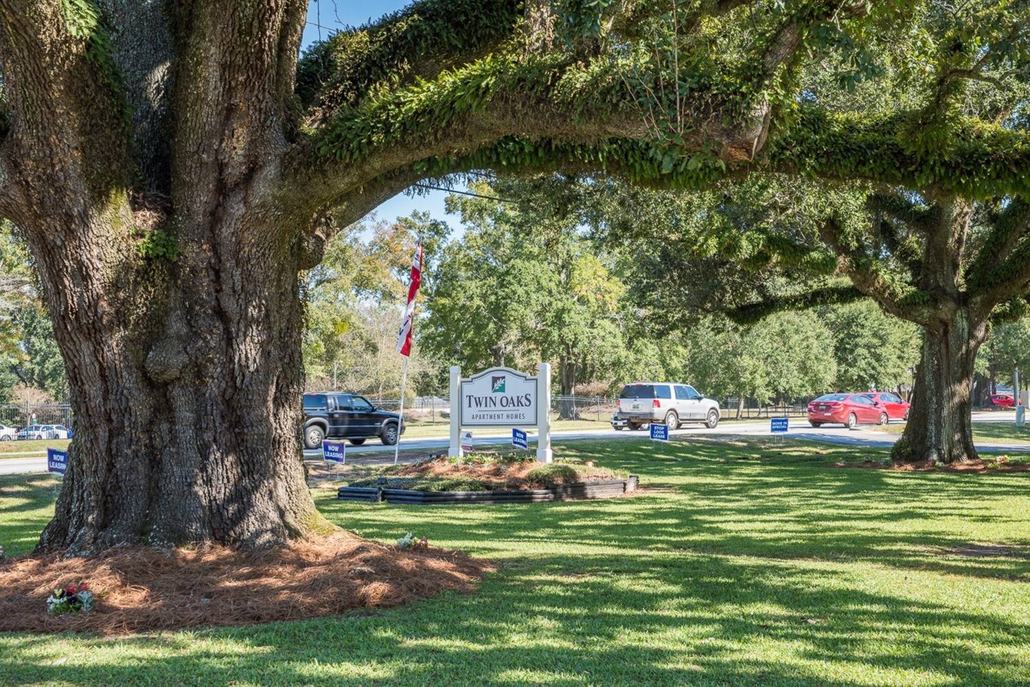 View Photos Twin Oaks Apartments