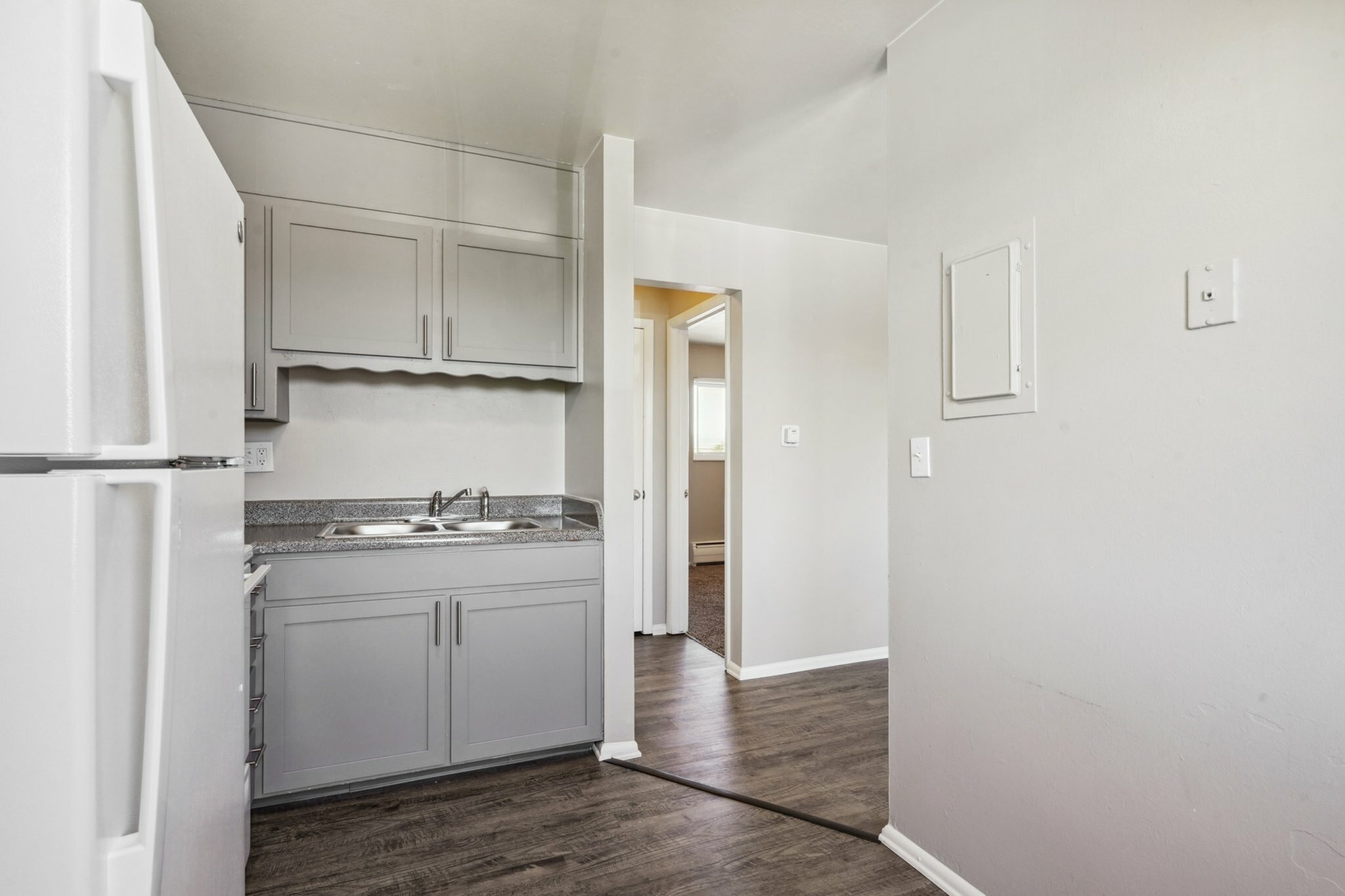 Kitchen/ Living Area