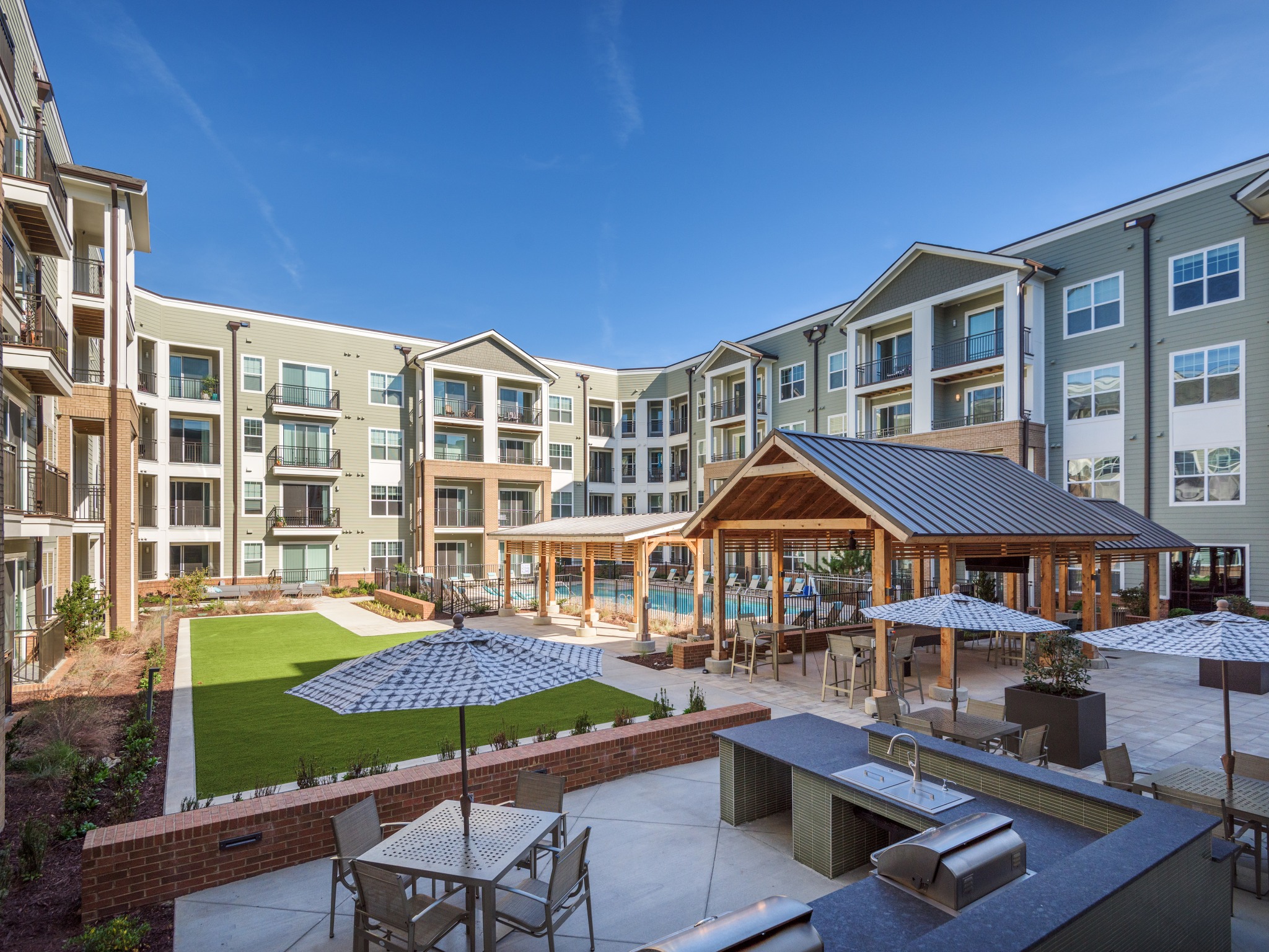 View Photos The Cardinal Apartments