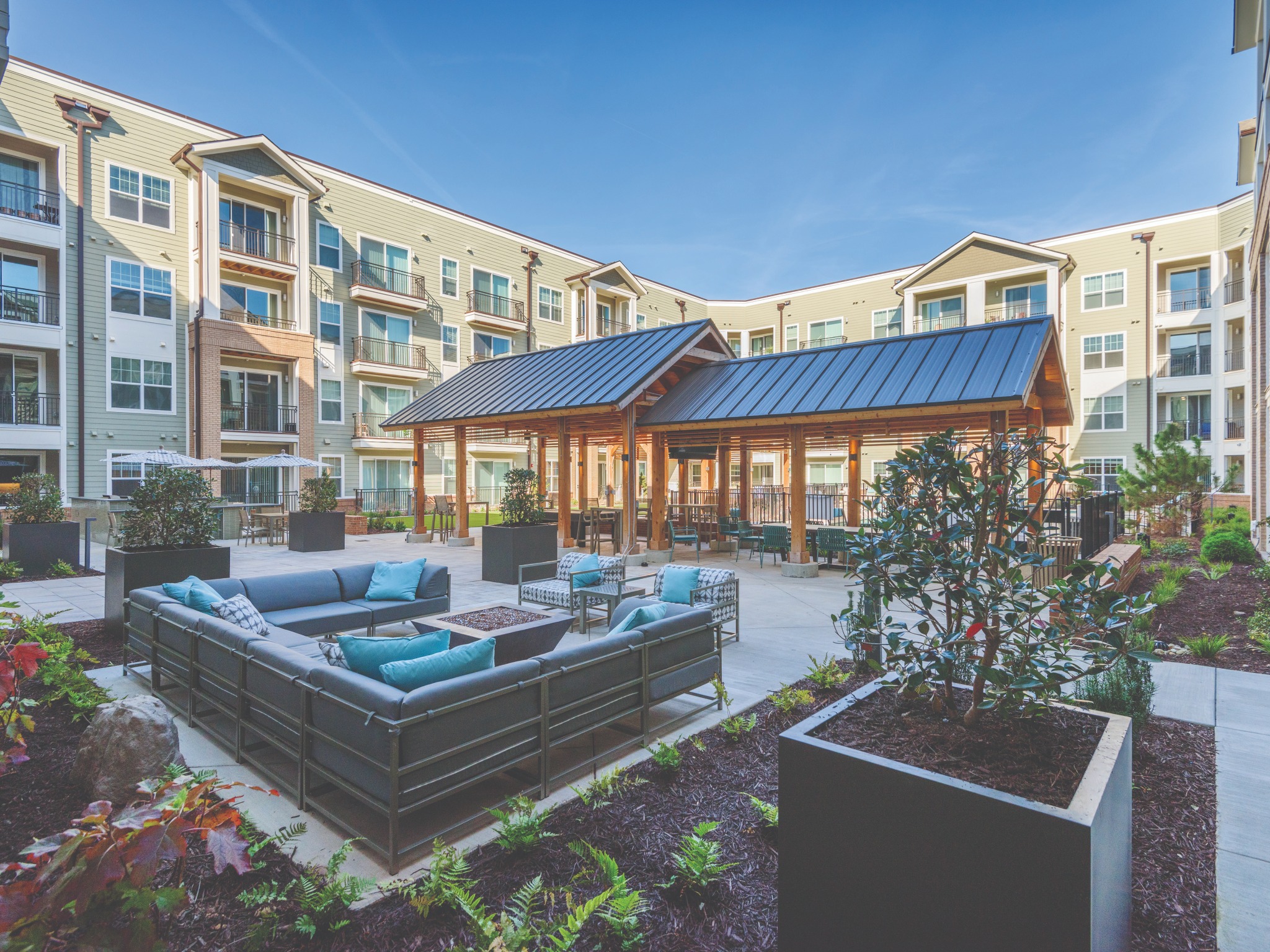 View Photos The Cardinal Apartments