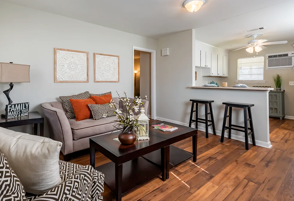 View Photos Oakview Apartments