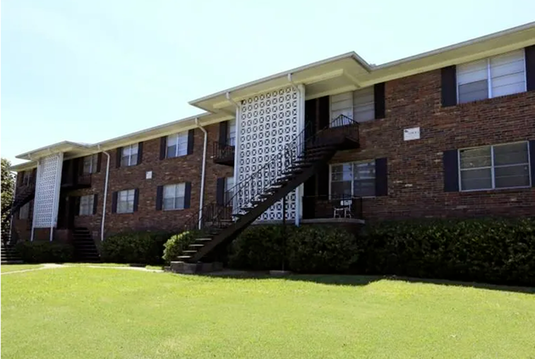 View Photos Shamrock Gardens Apts