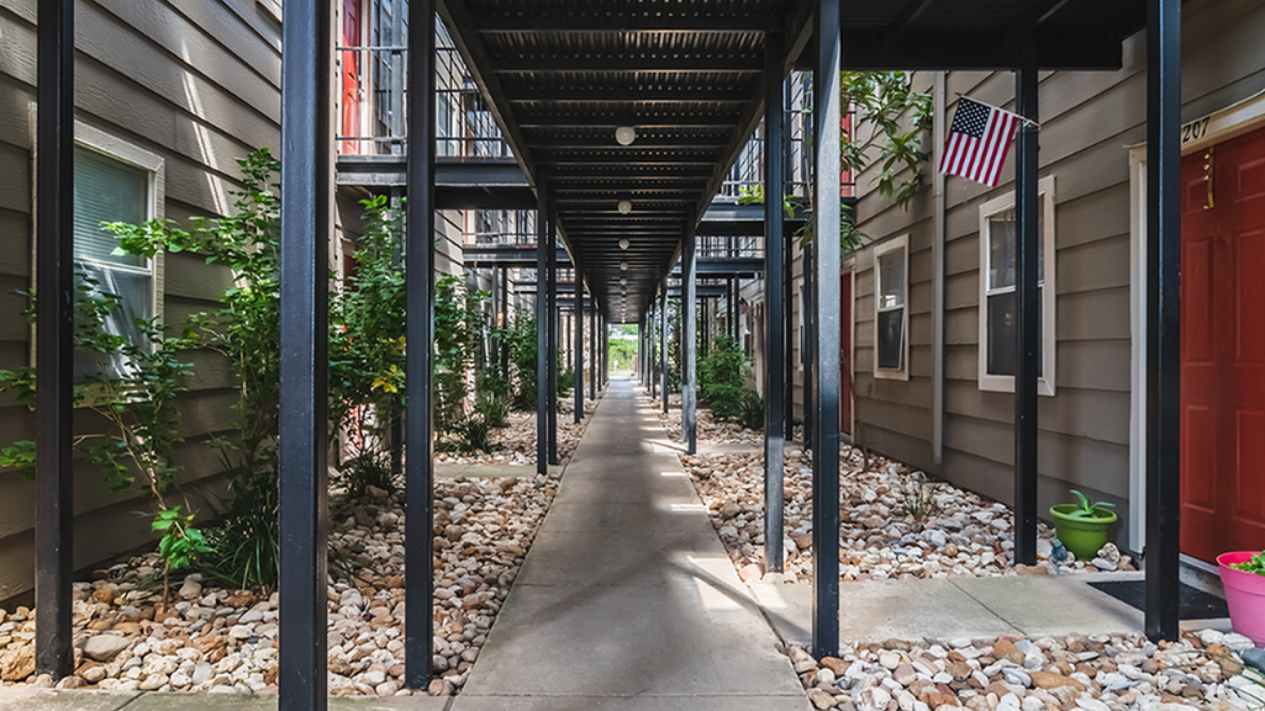 Villa de Oro Walking Way