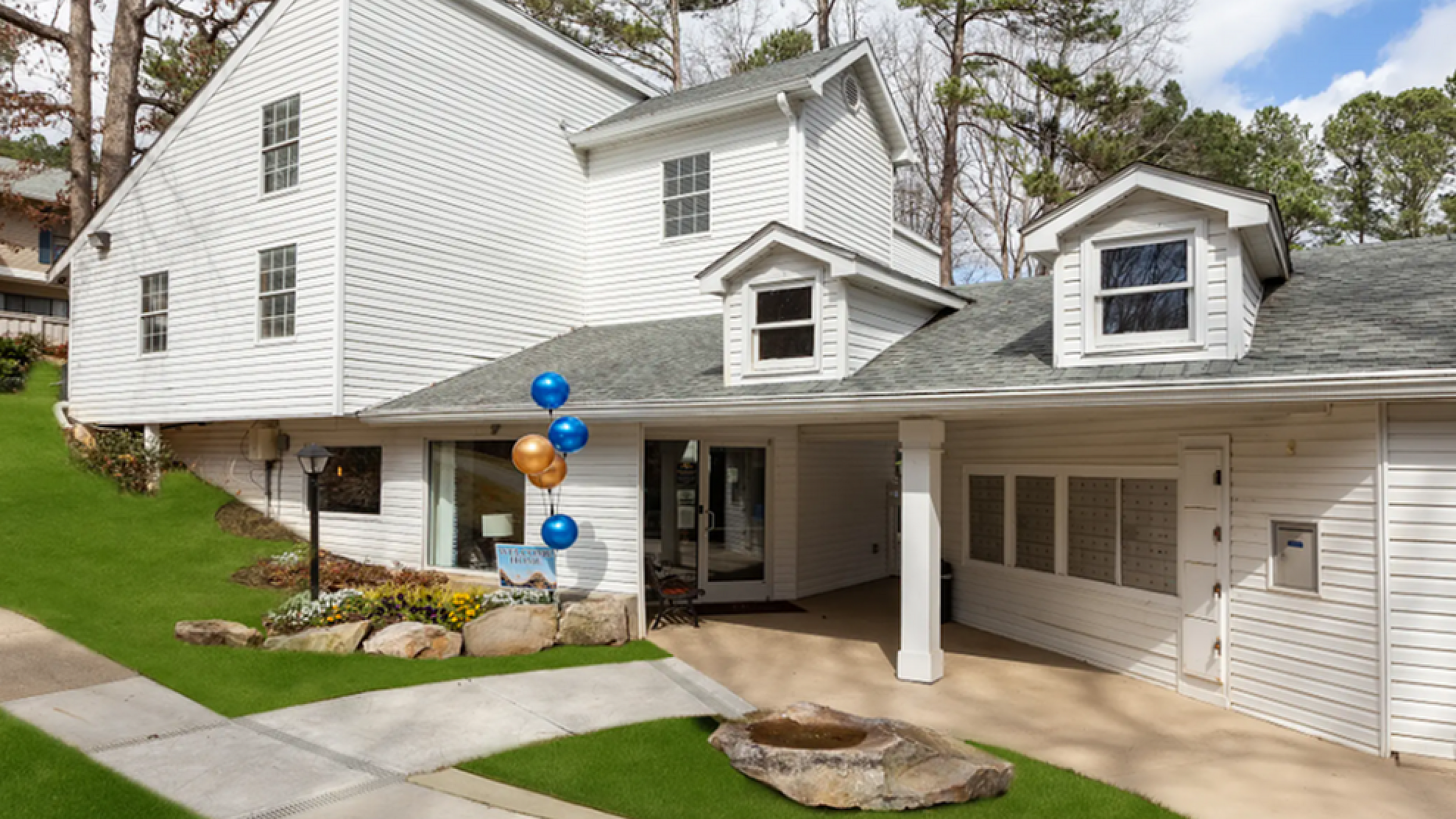 exterior leasing office
