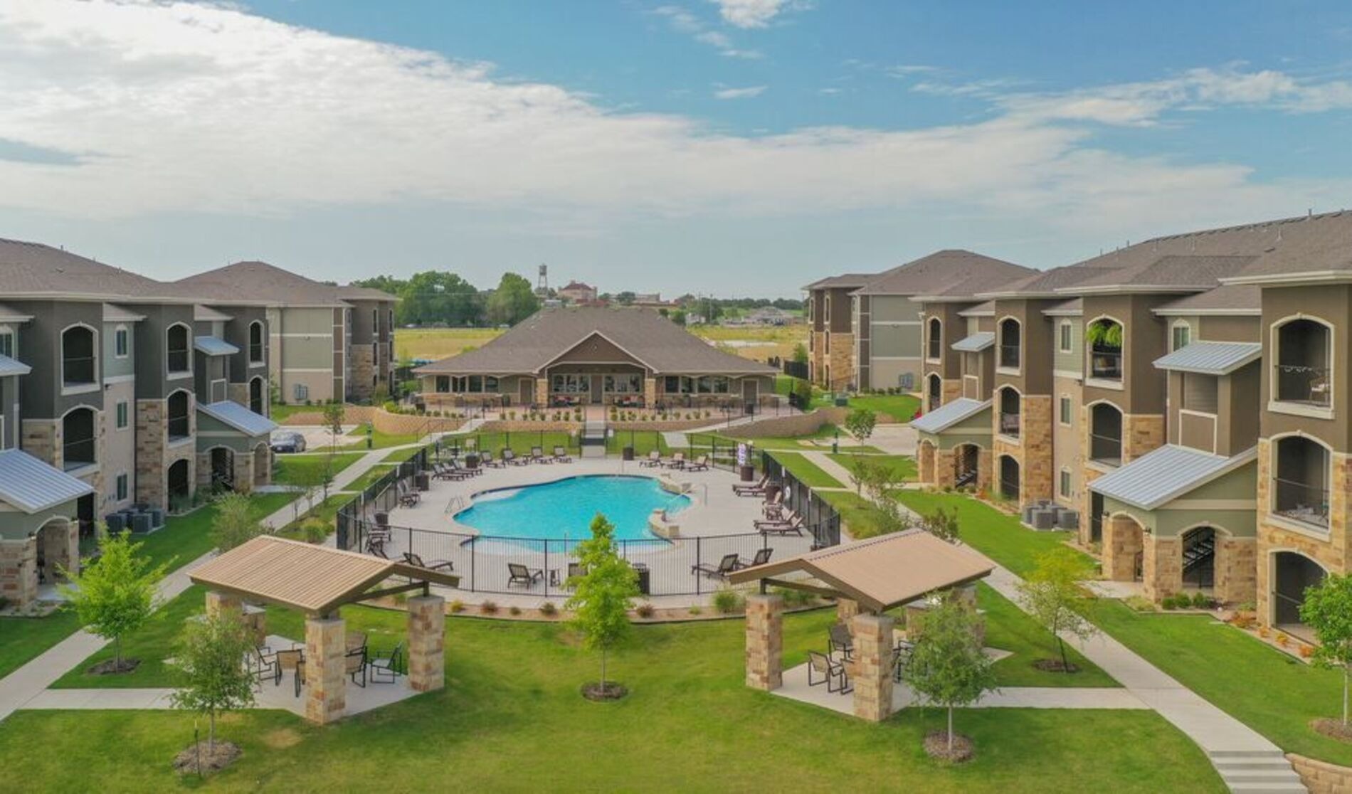 View Our Amenities Lone Oak Apartments