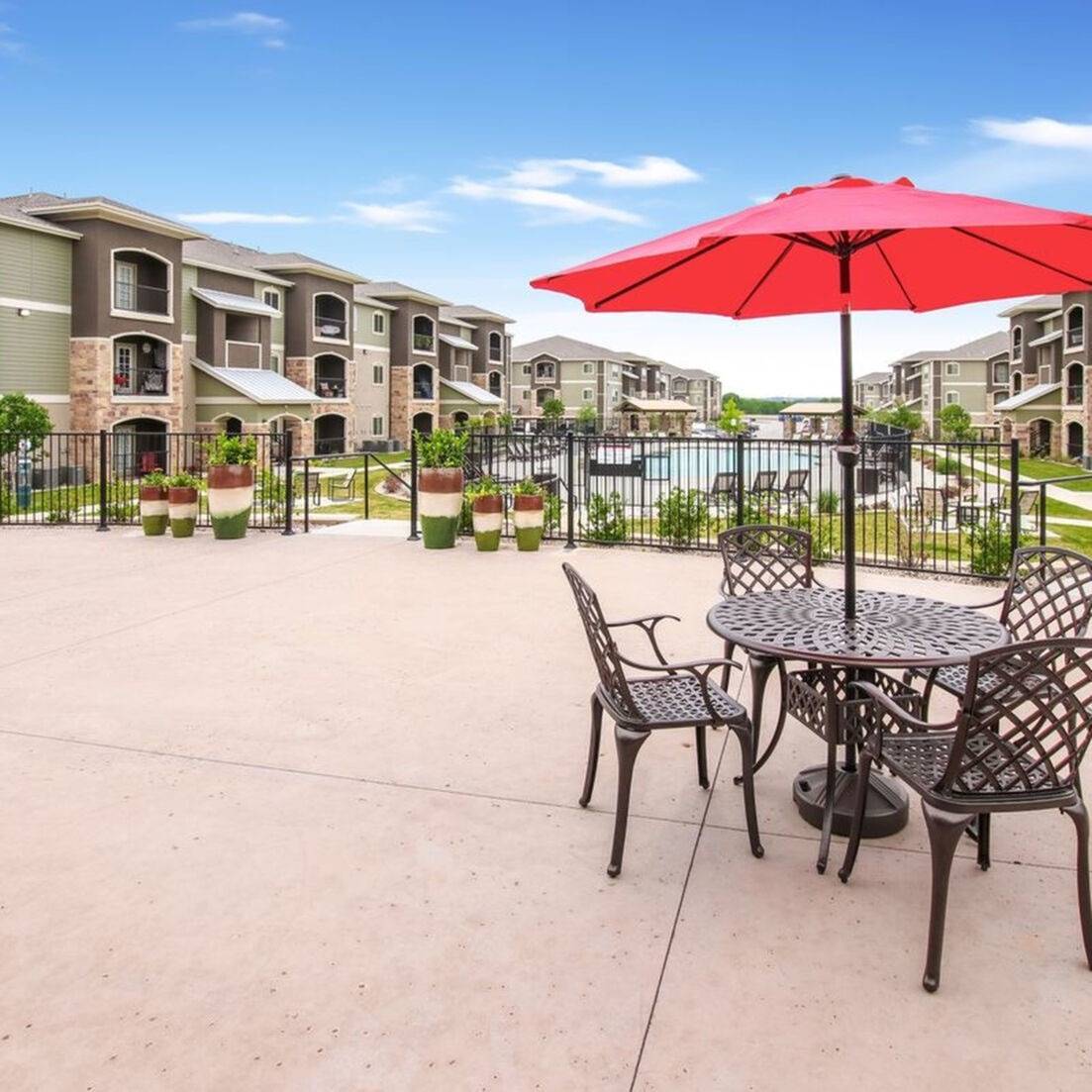 View Photos Lone Oak Apartments