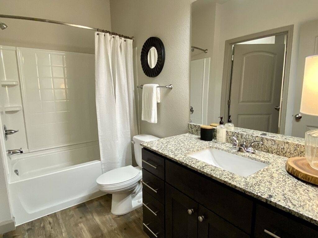 View Photos Lone Oak Apartments