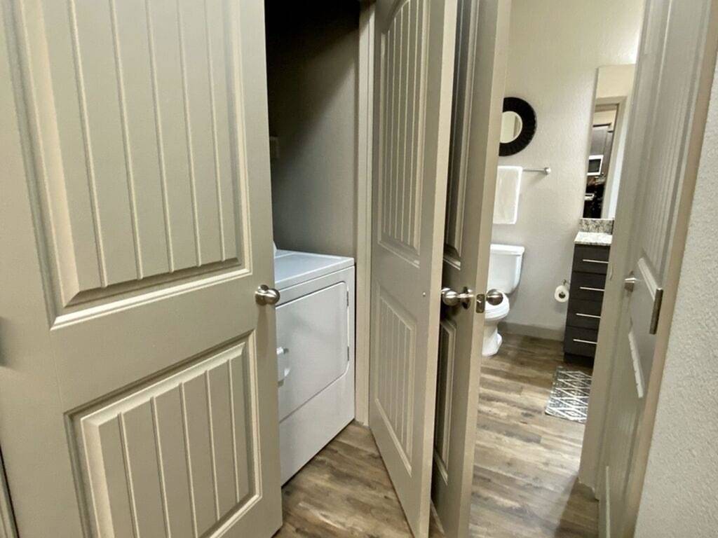 View Photos Lone Oak Apartments