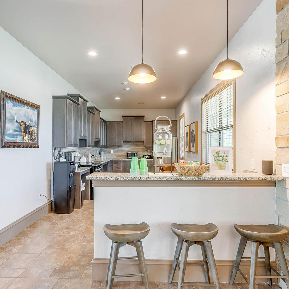 View Photos Lone Oak Apartments