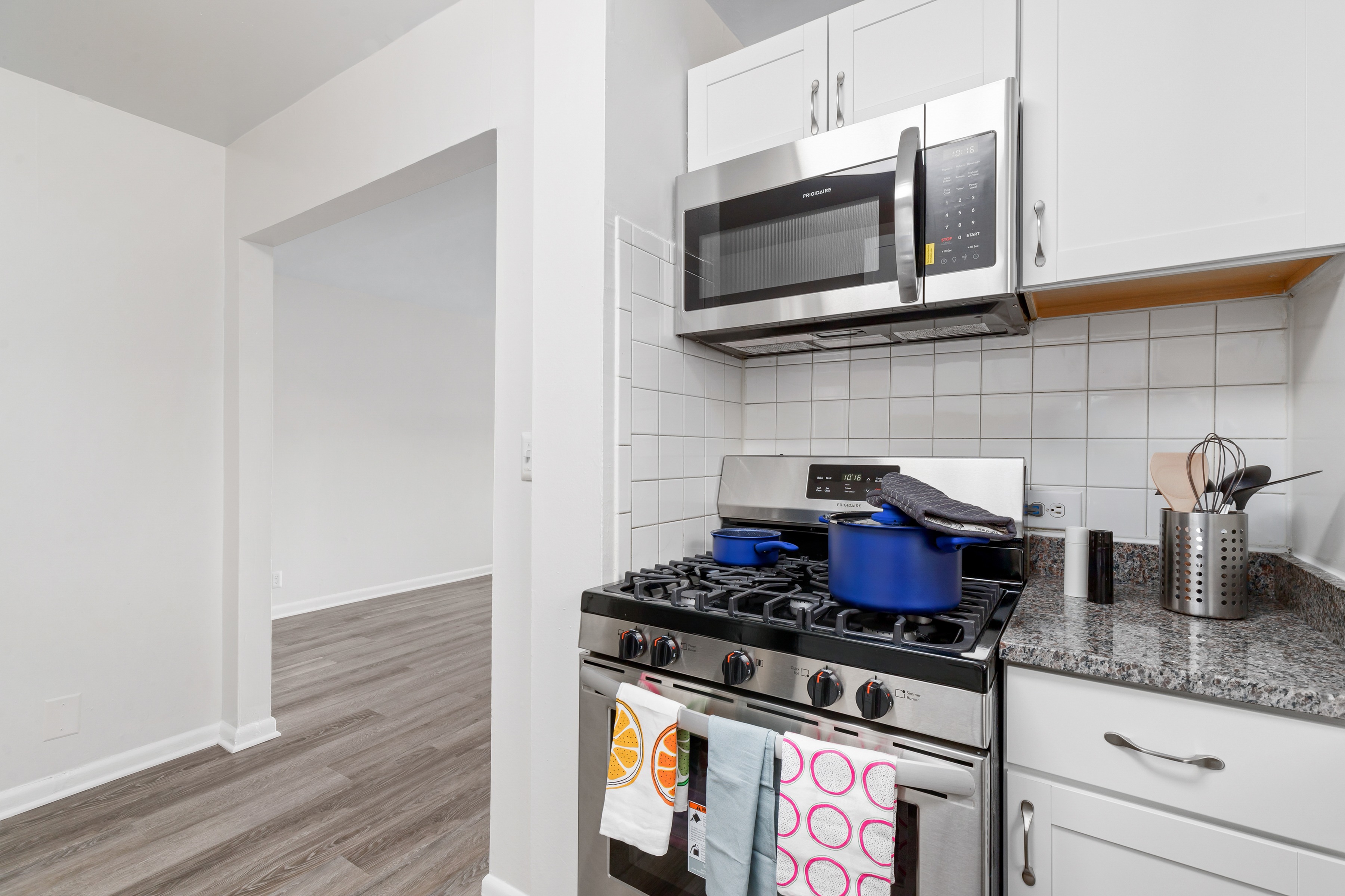 Pine 2 Bed Apartment 101 N Ripley