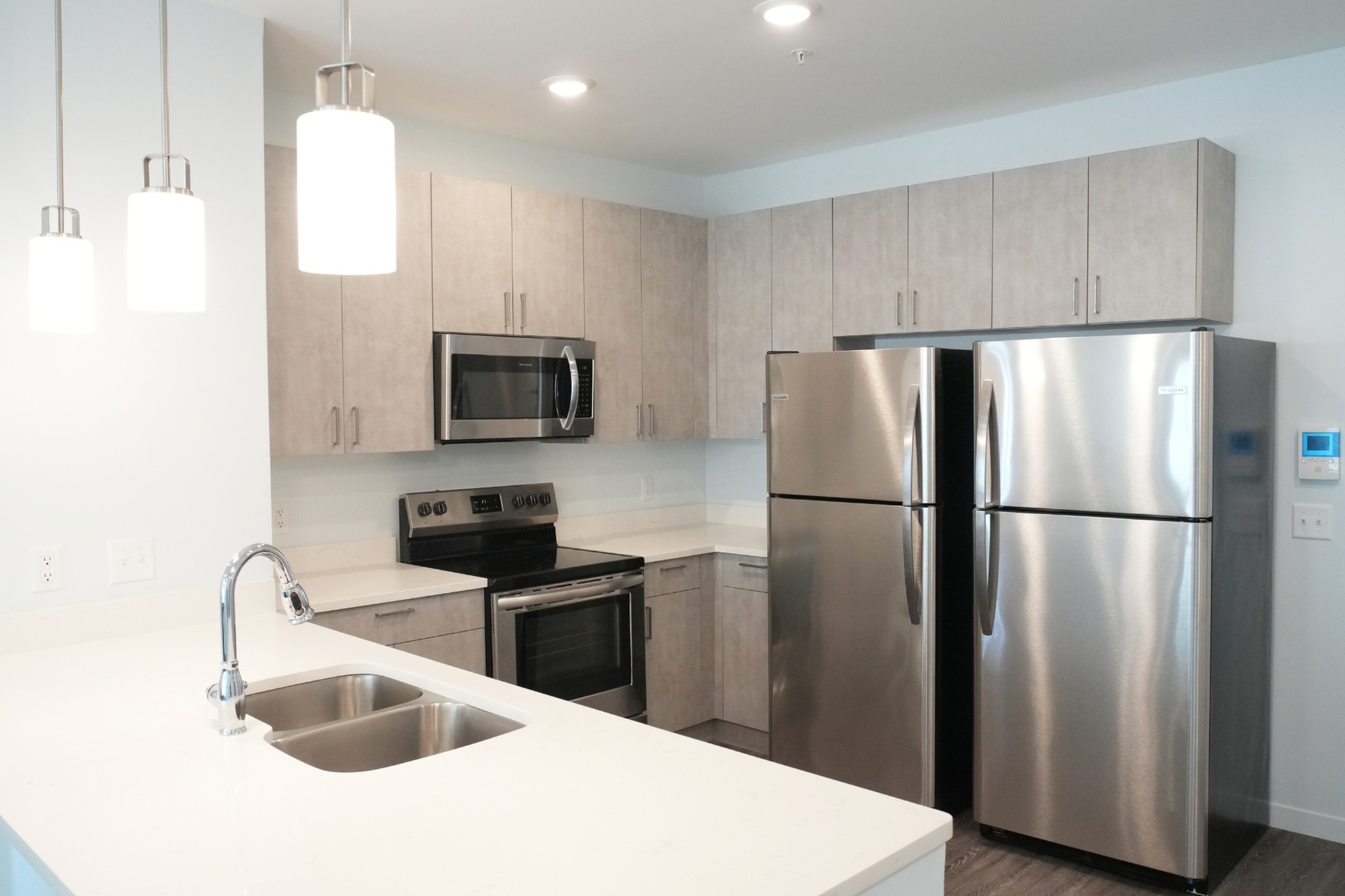 Photos Student Apartments near UIUC Pacifica on Green