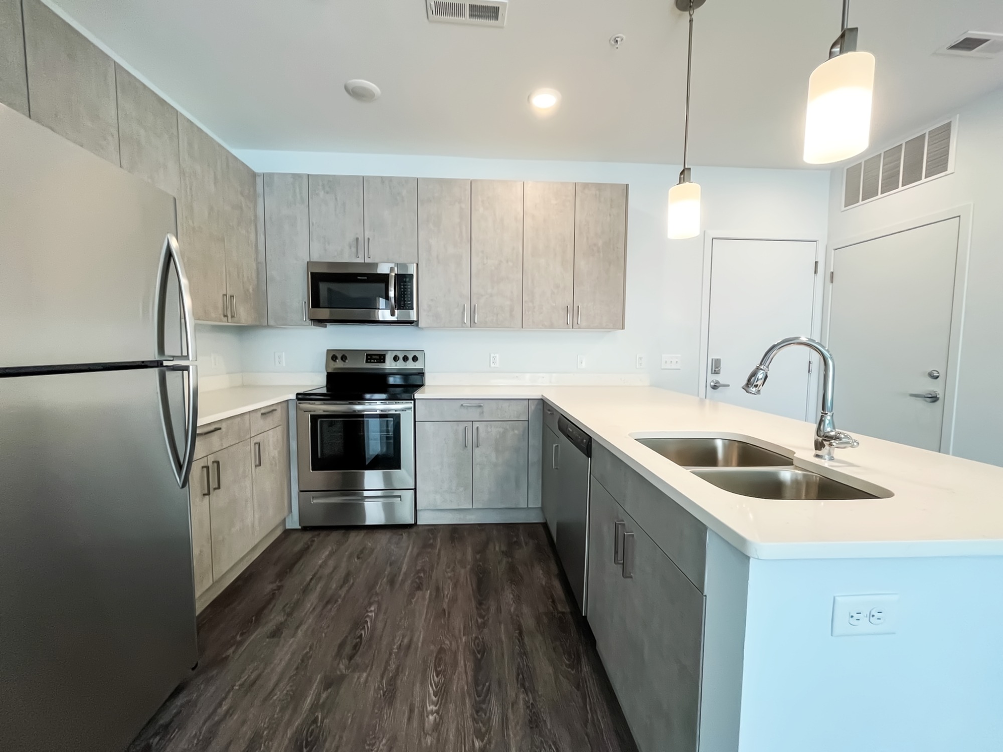 Luxury Amenities Pacifica on Green Champaign Apartments