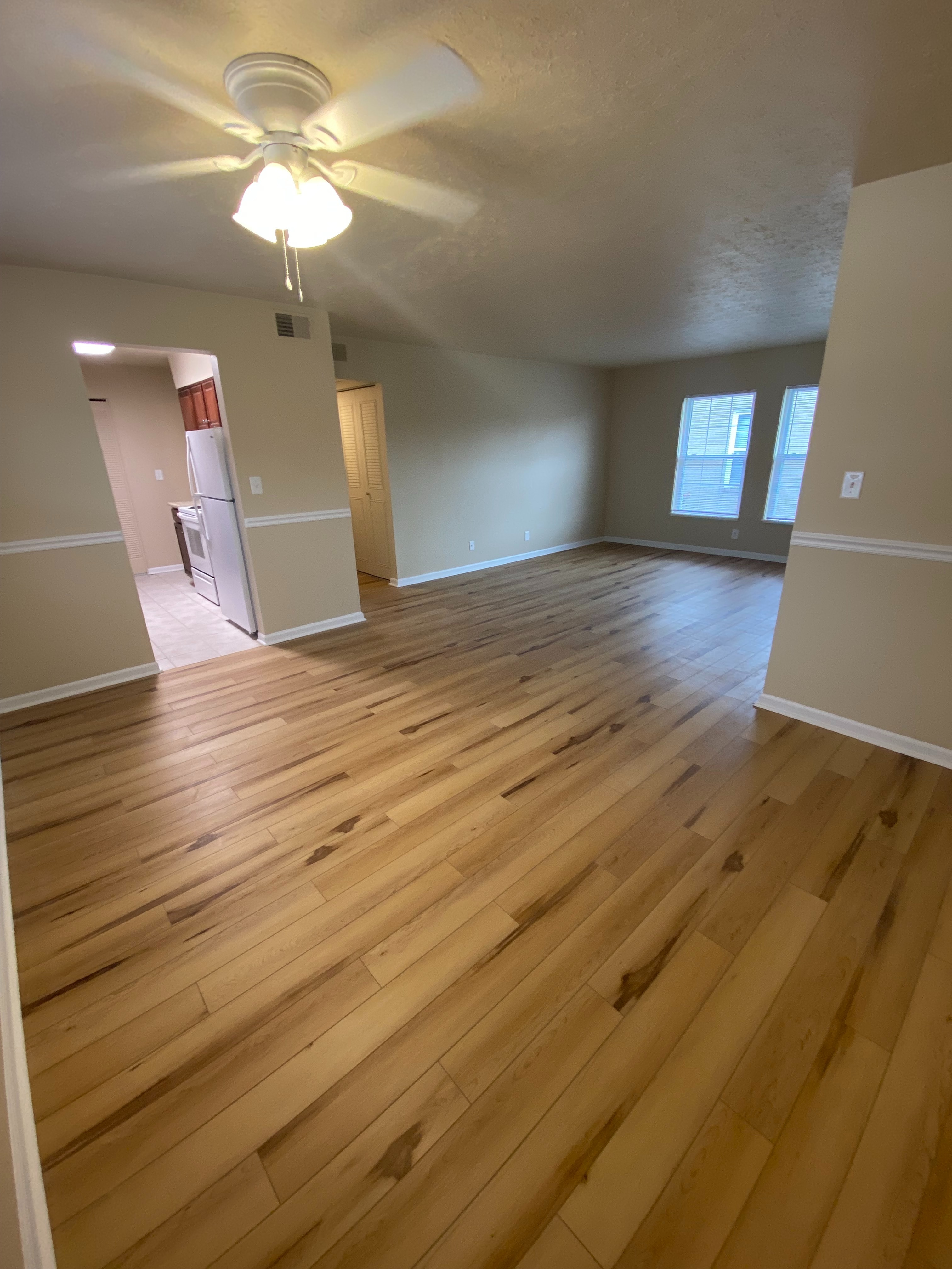 2 Bed, 1 Bath Flat with Dining Room 2 Bed Apartment Locust Grove