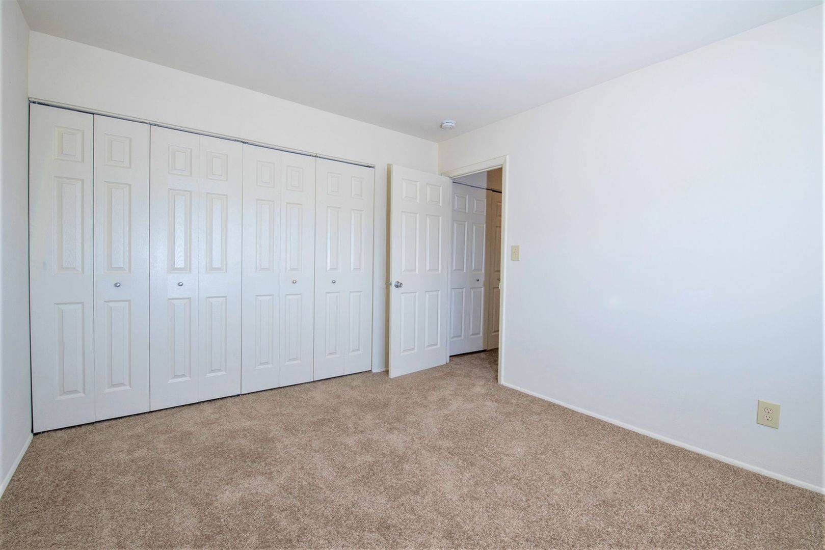 View Photos Severn Square Apartments