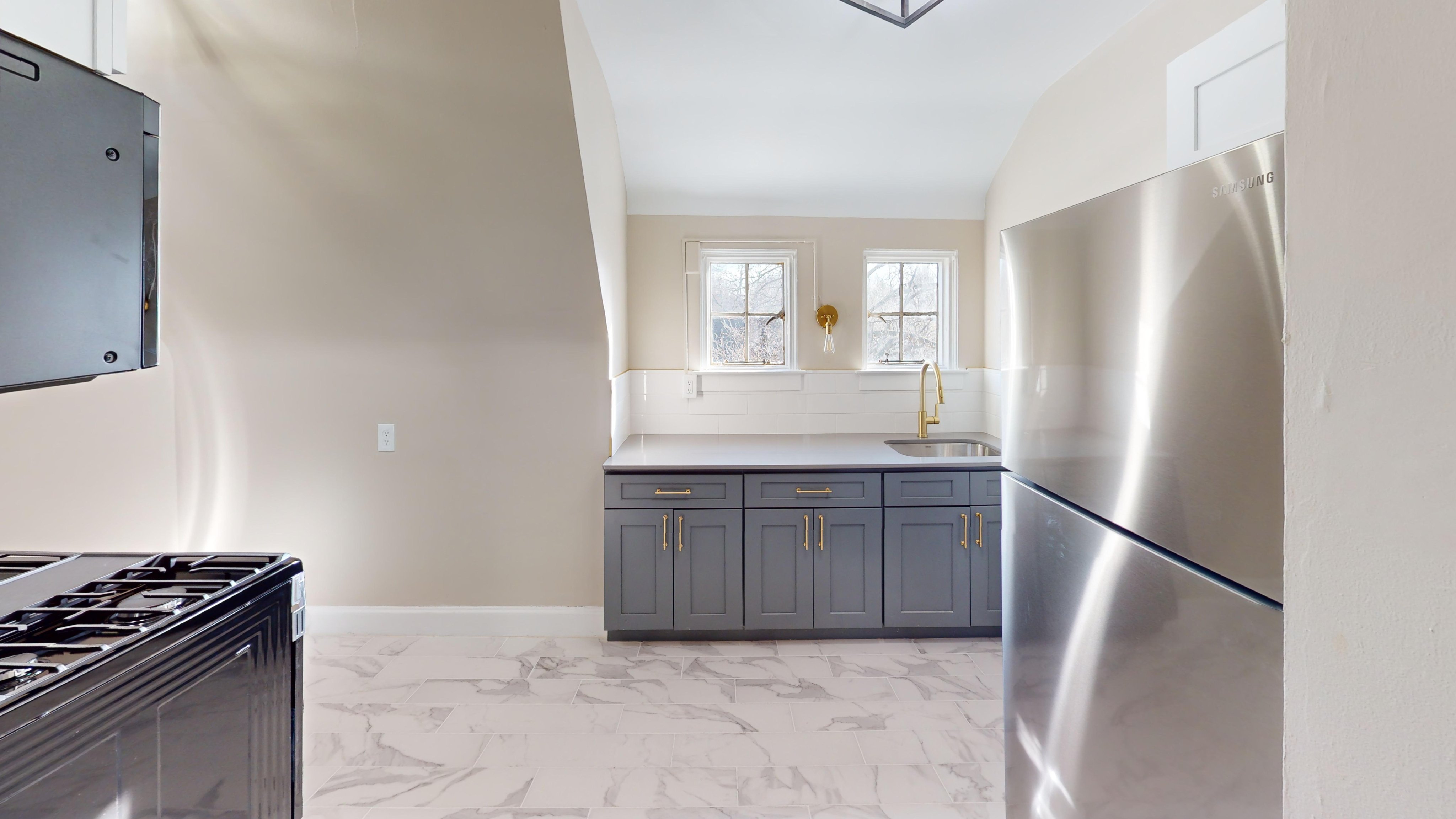 Renovated apartment finishes at Mariemont Square