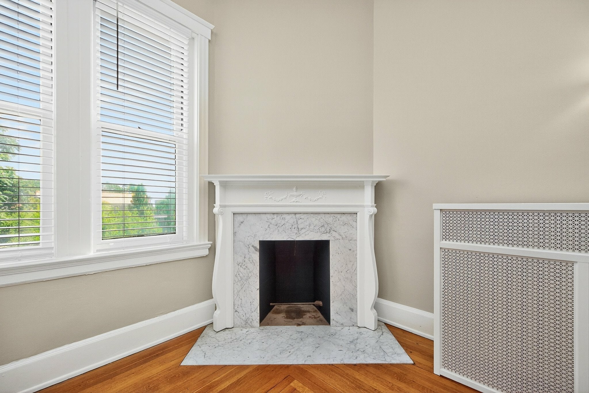 Apartment features at Clermont Condominiums