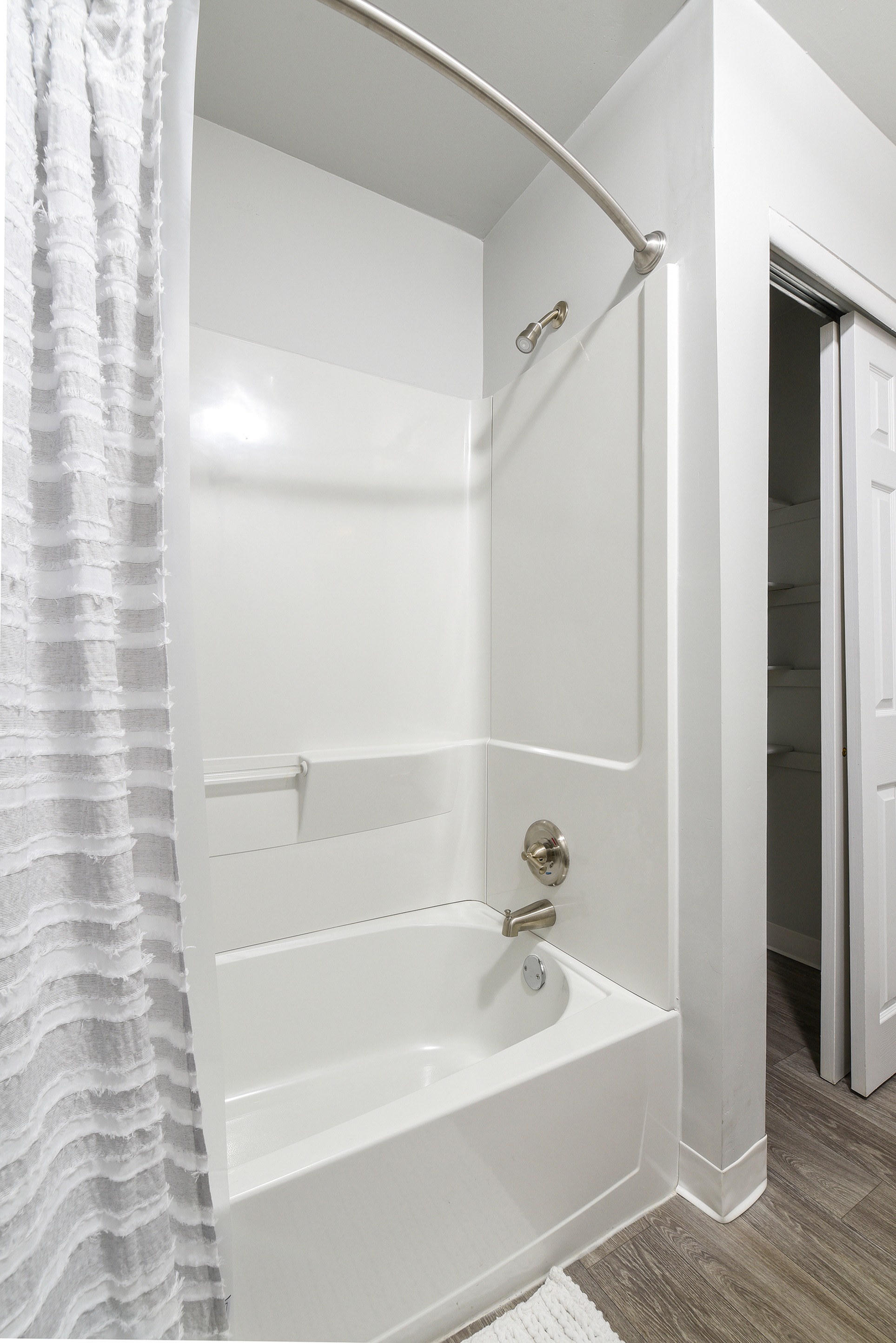 View Photos Stonybrook Apartments