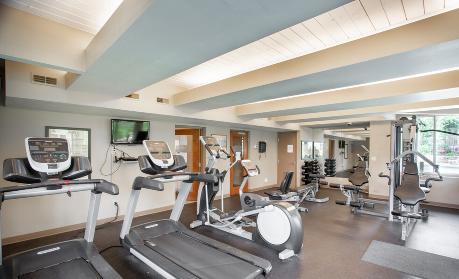 View Photos River Pointe Apartments