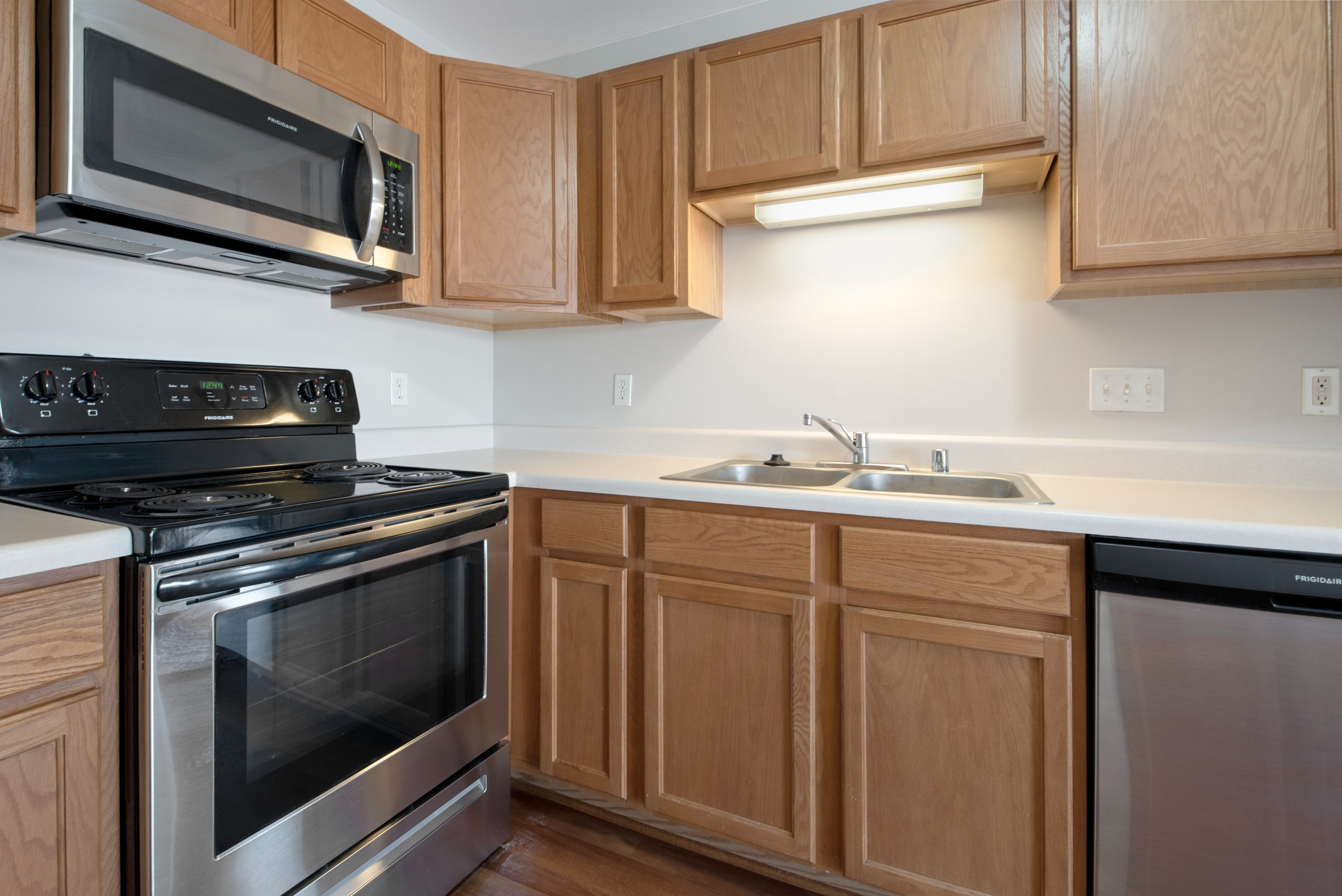 View Photos The Falls at Pike Creek Apartments