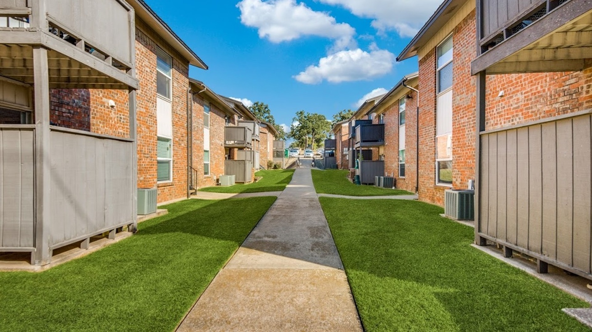 Crash Pads/The Hangar Denton Student Apartments