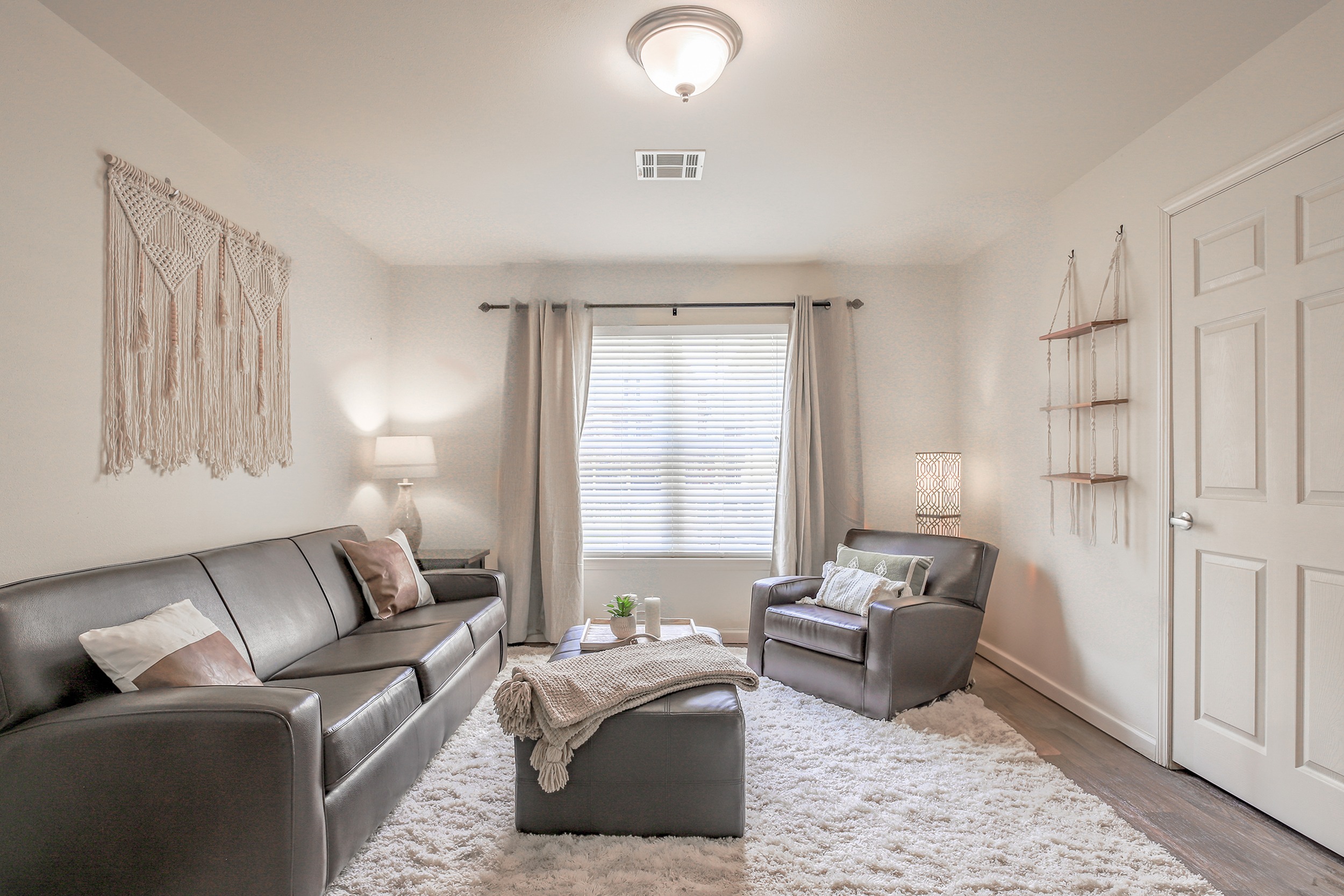 2909 Oliver 2