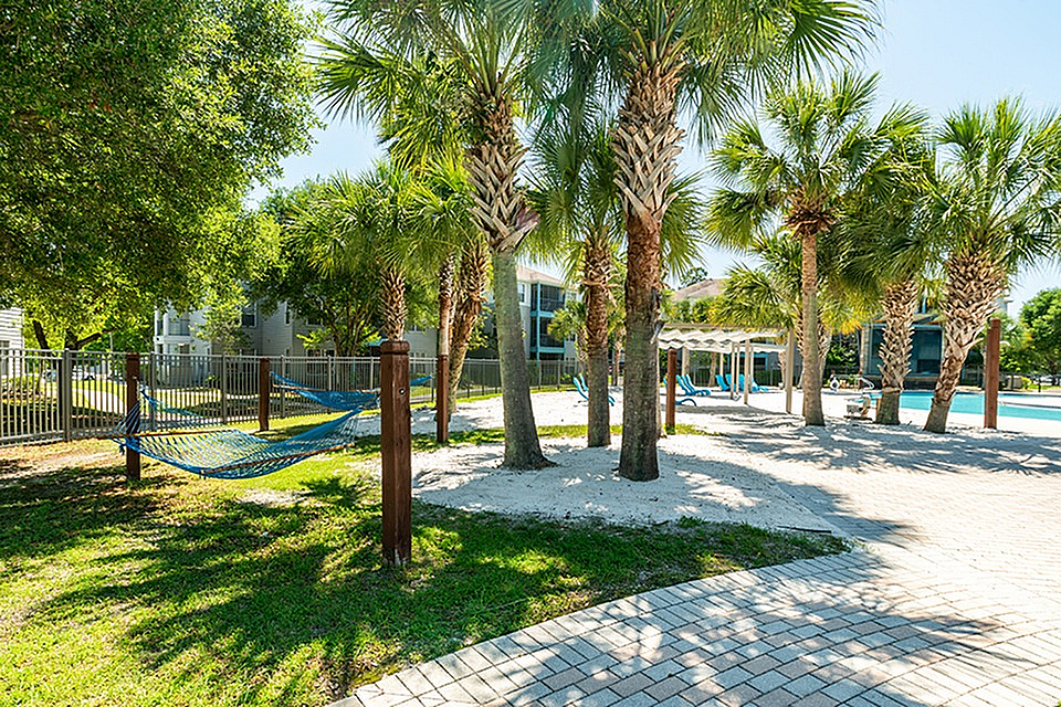 Cabana Beach Gainesville - Gainesville student accommodation - Courtyard